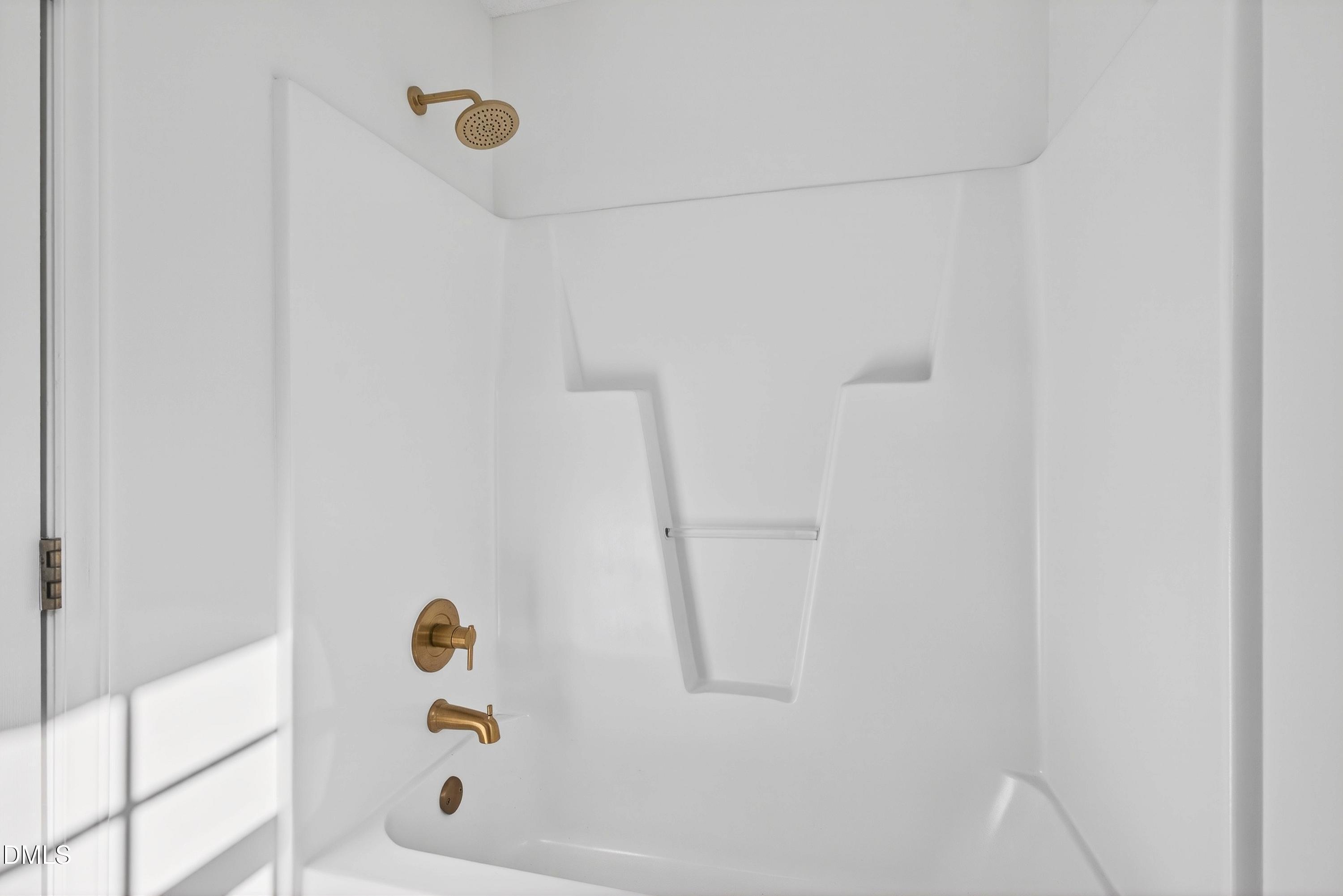 property viewer photo 42