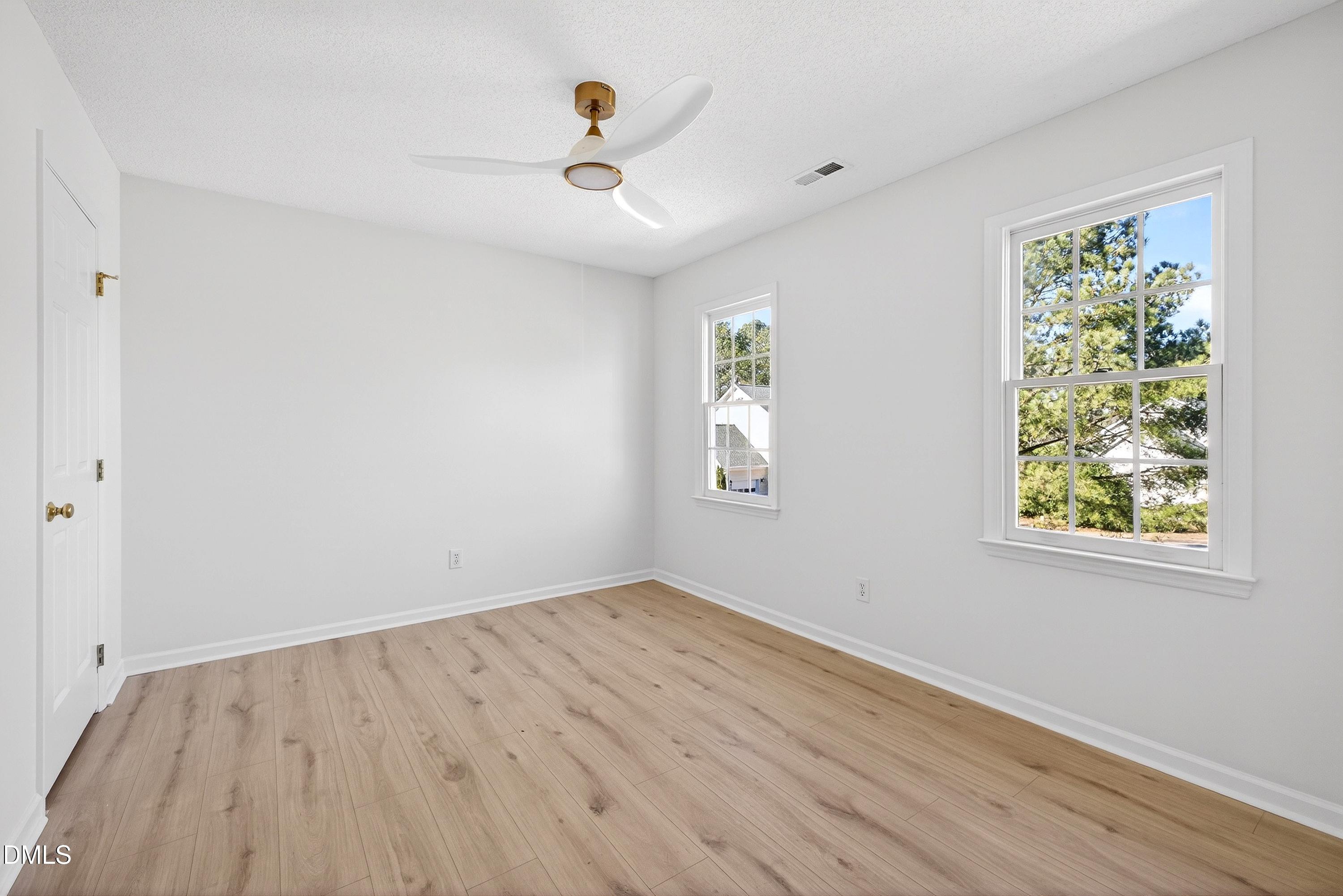 property viewer photo 43