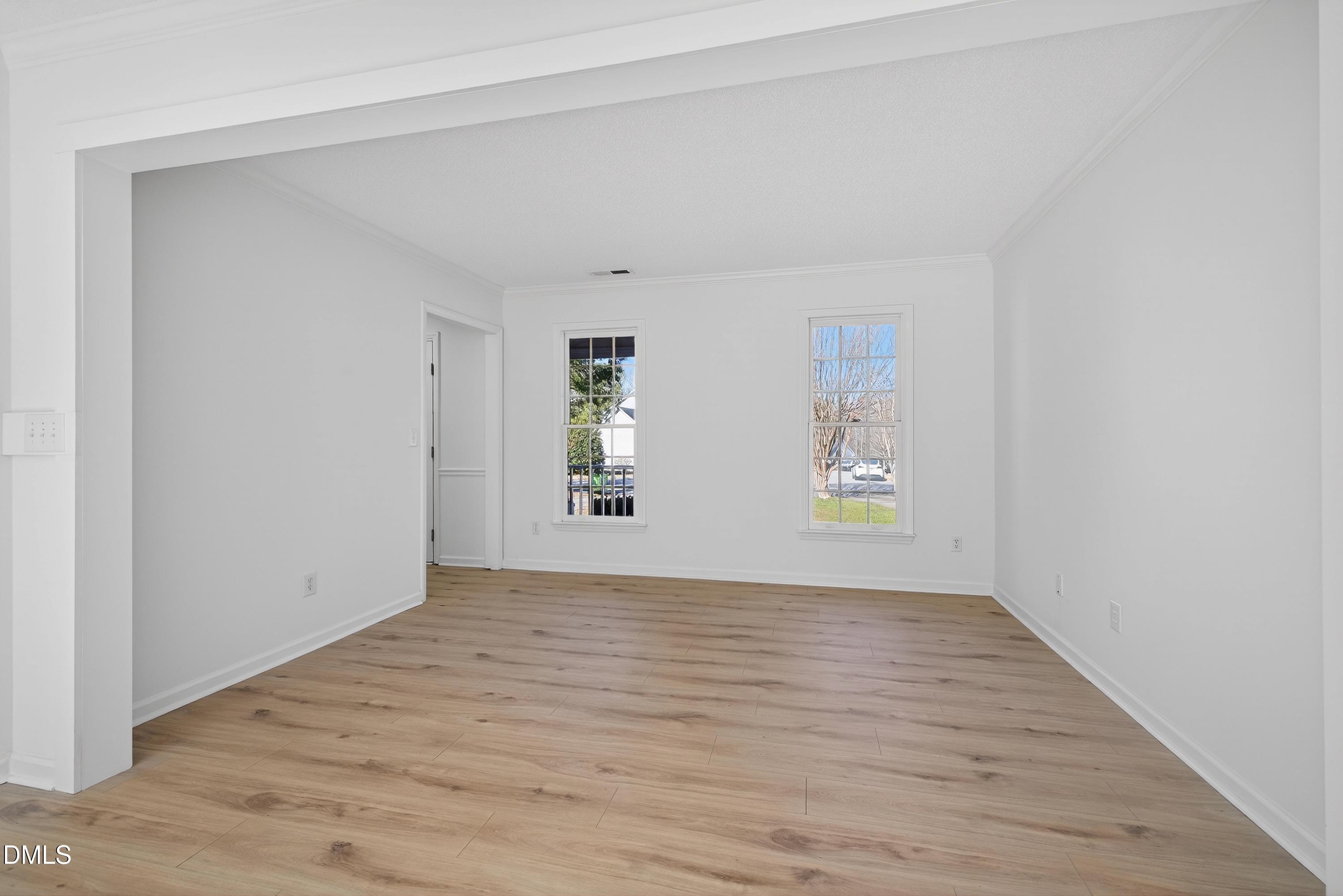 property viewer photo 7