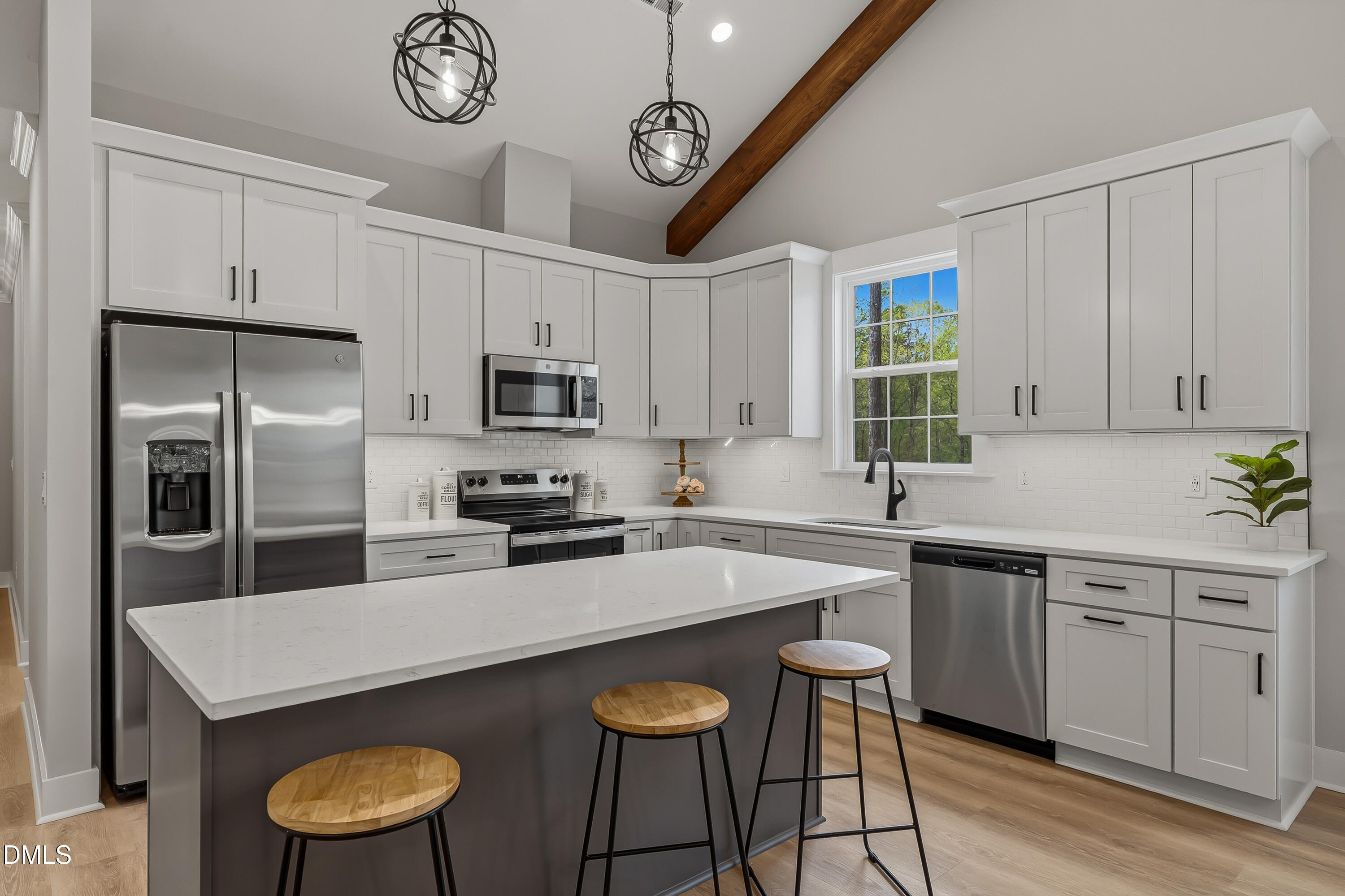 property viewer photo 10