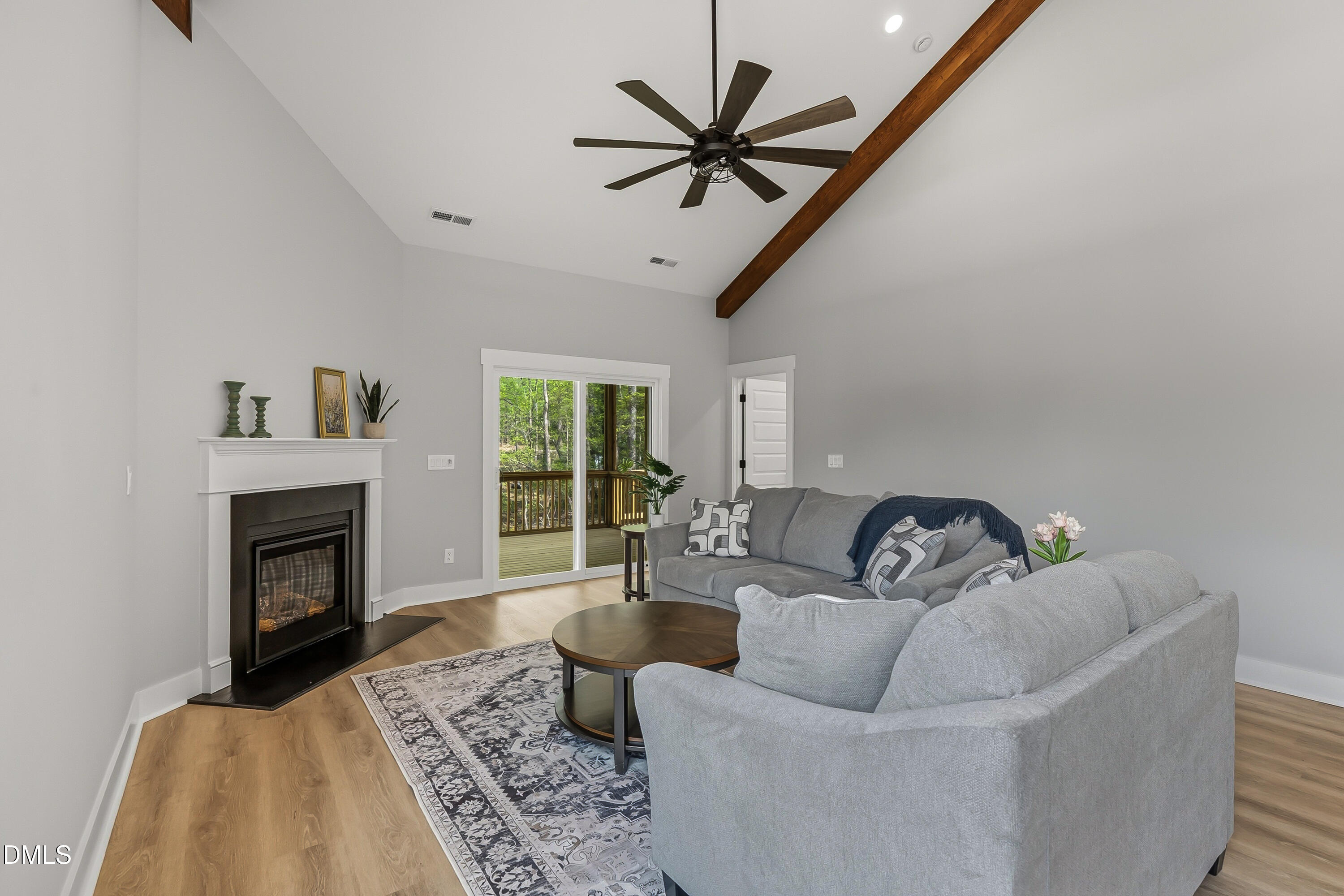 property viewer photo 16