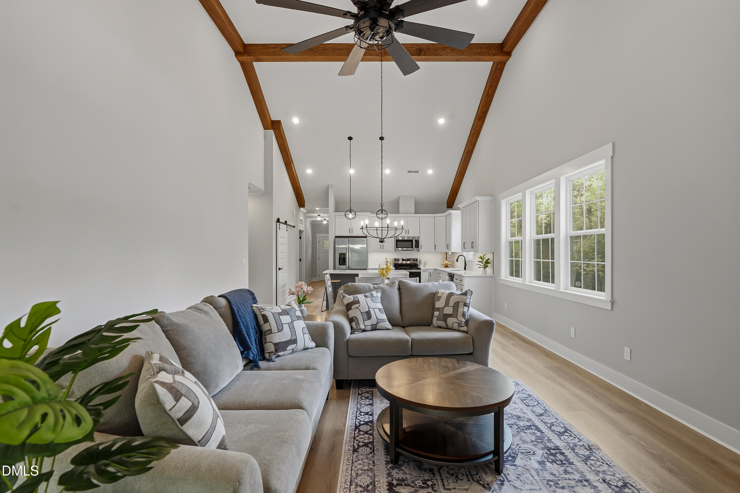 property viewer photo 18