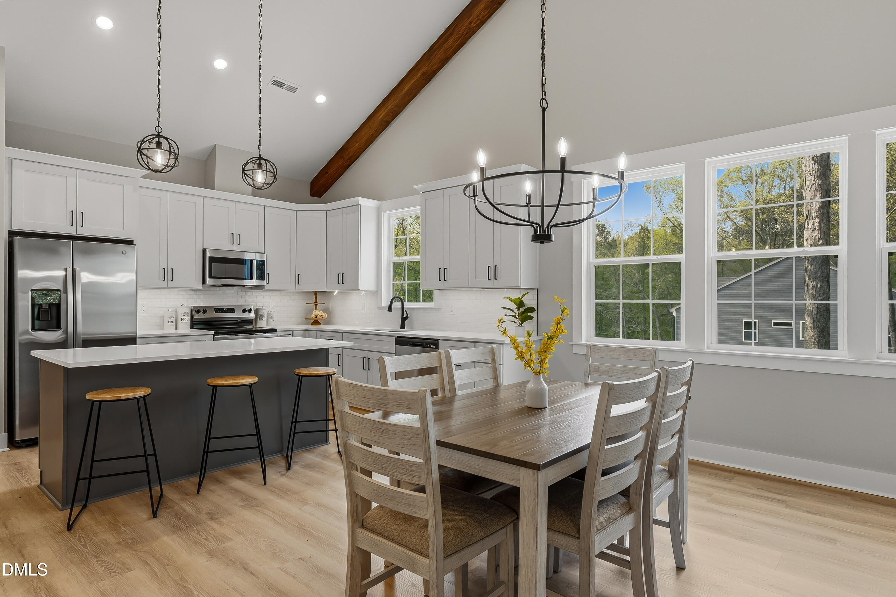 property viewer photo 2