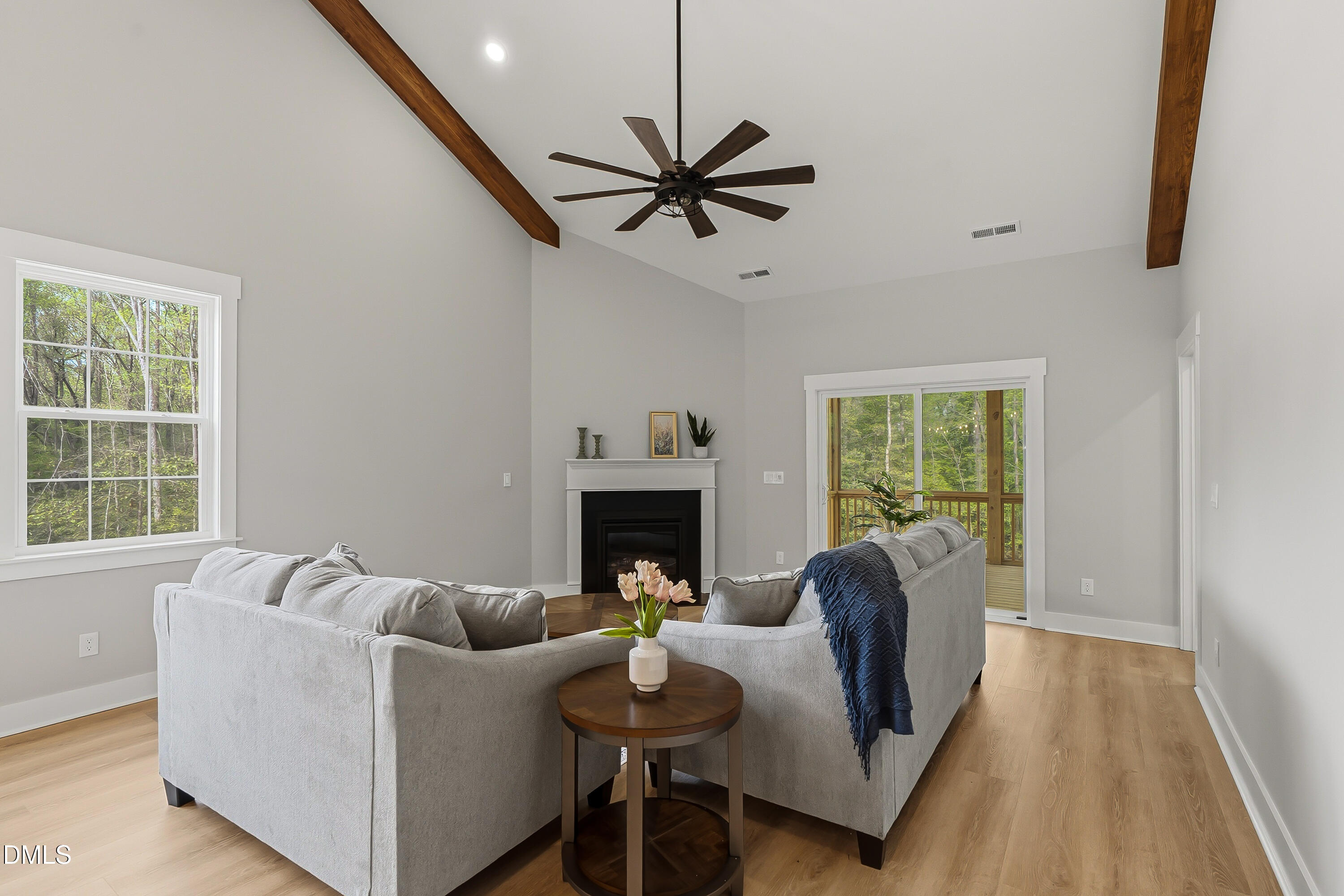 property viewer photo 3