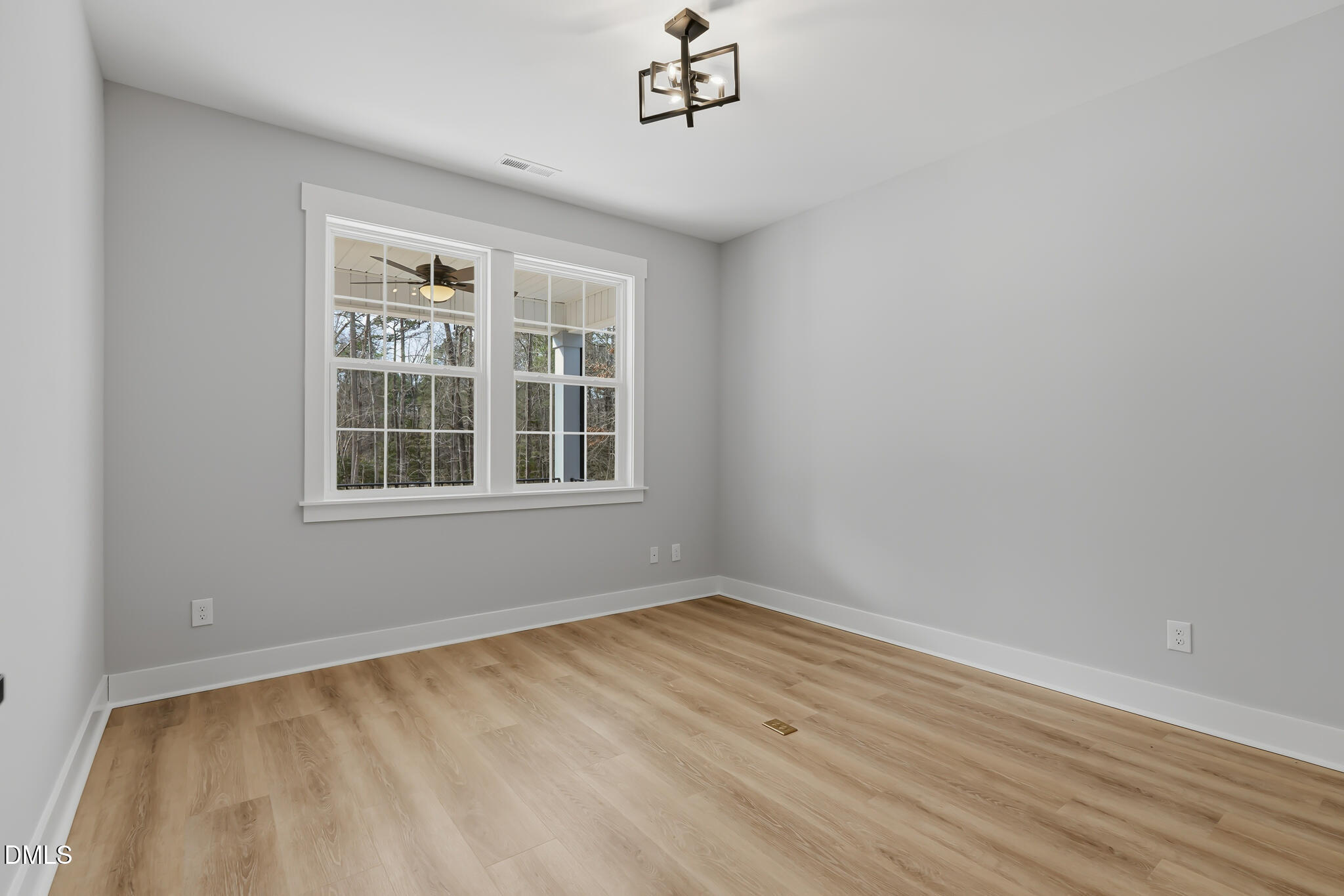 property viewer photo 7