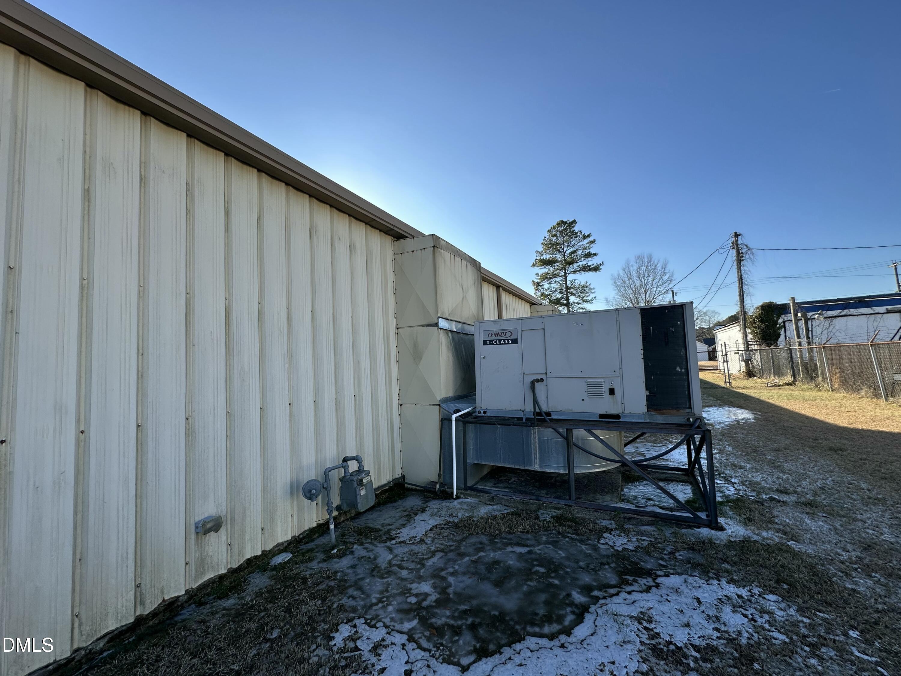 main property photo 41