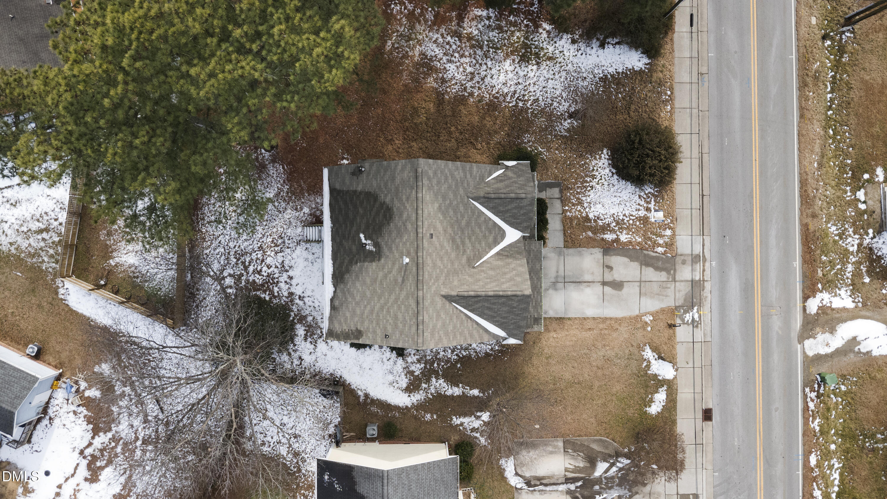 main property photo 43