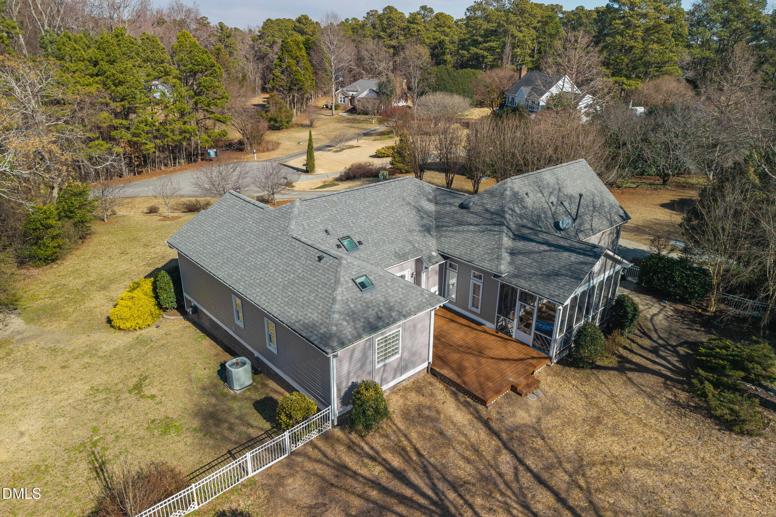 main property photo 34