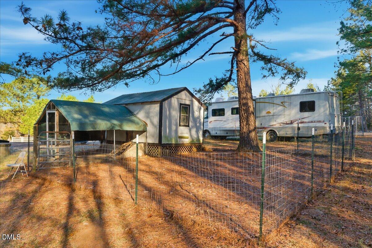 main property photo 31
