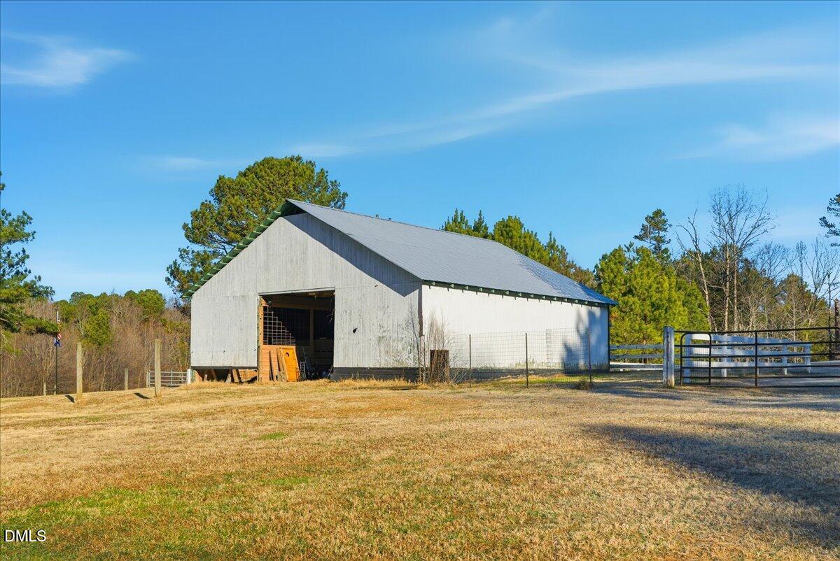 main property photo 34