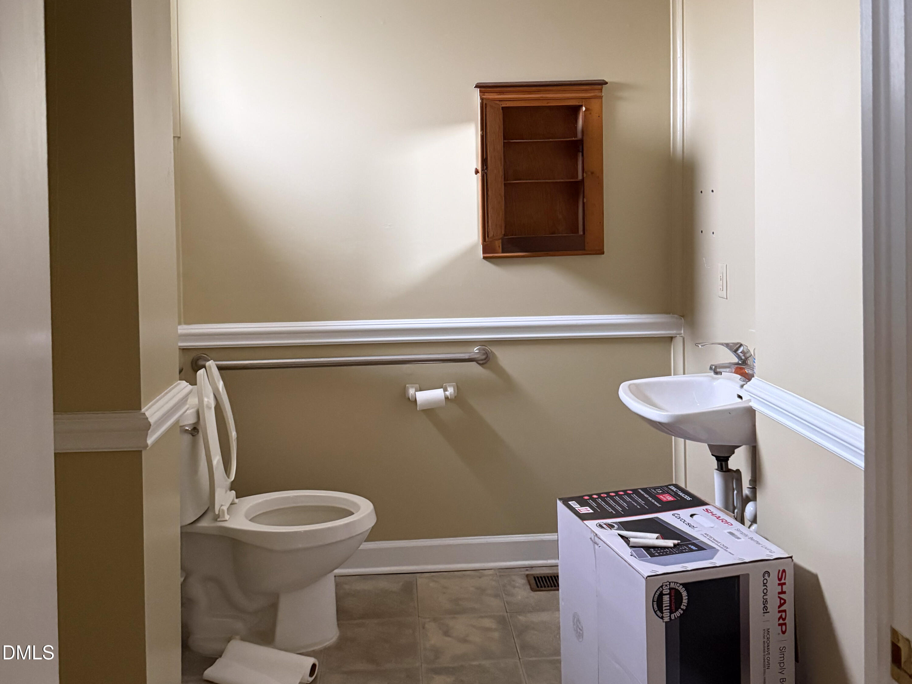 main property photo 8