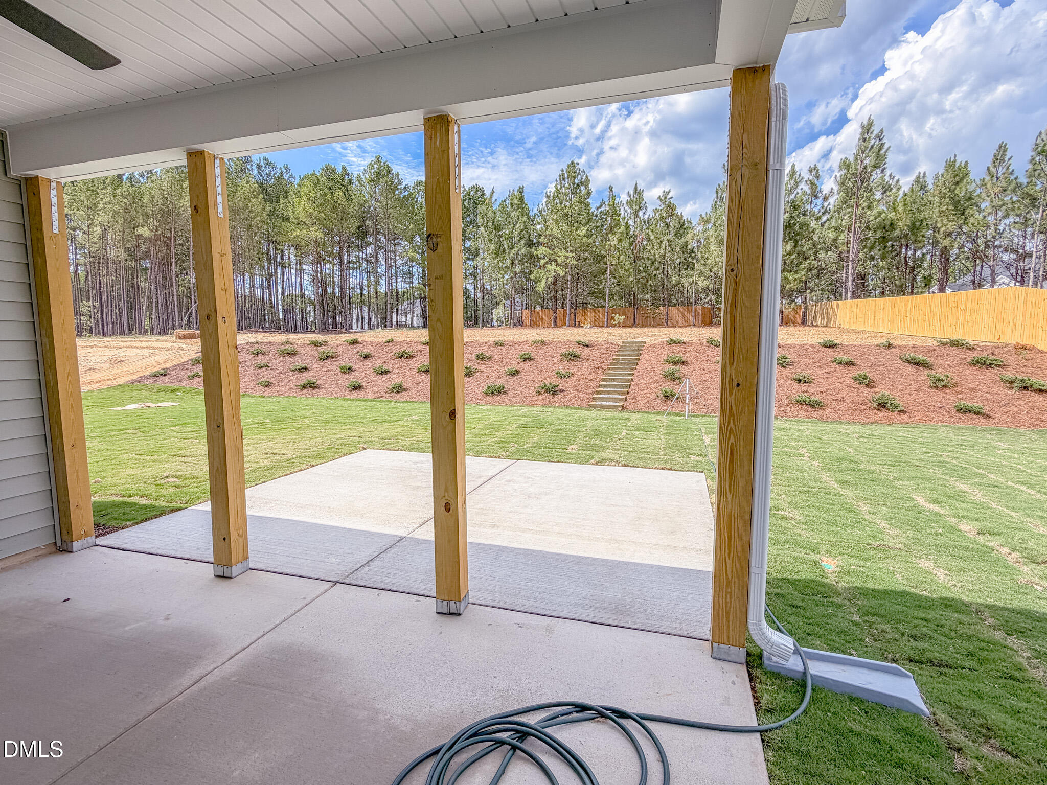 main property photo 25