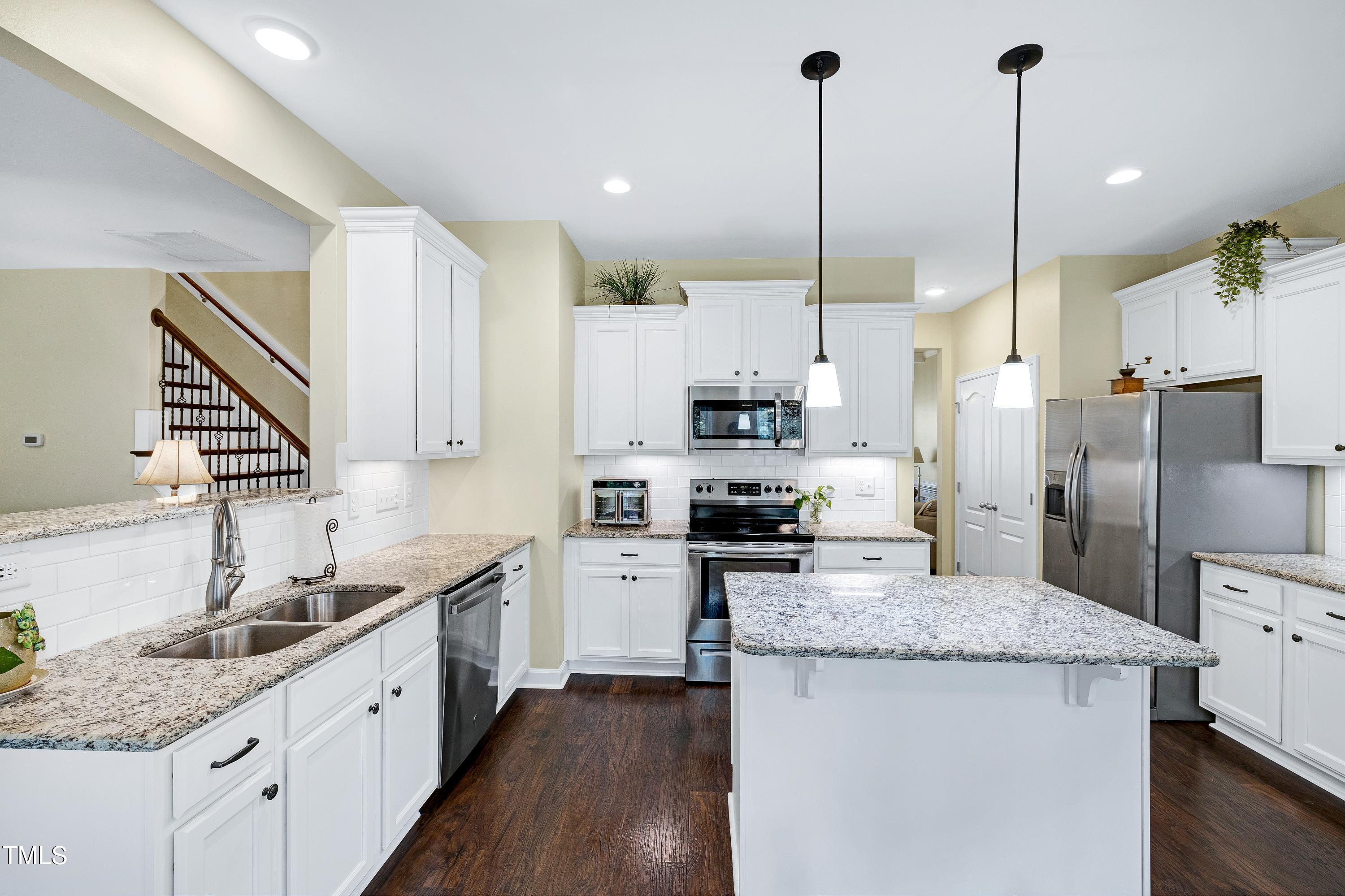 property viewer photo 18