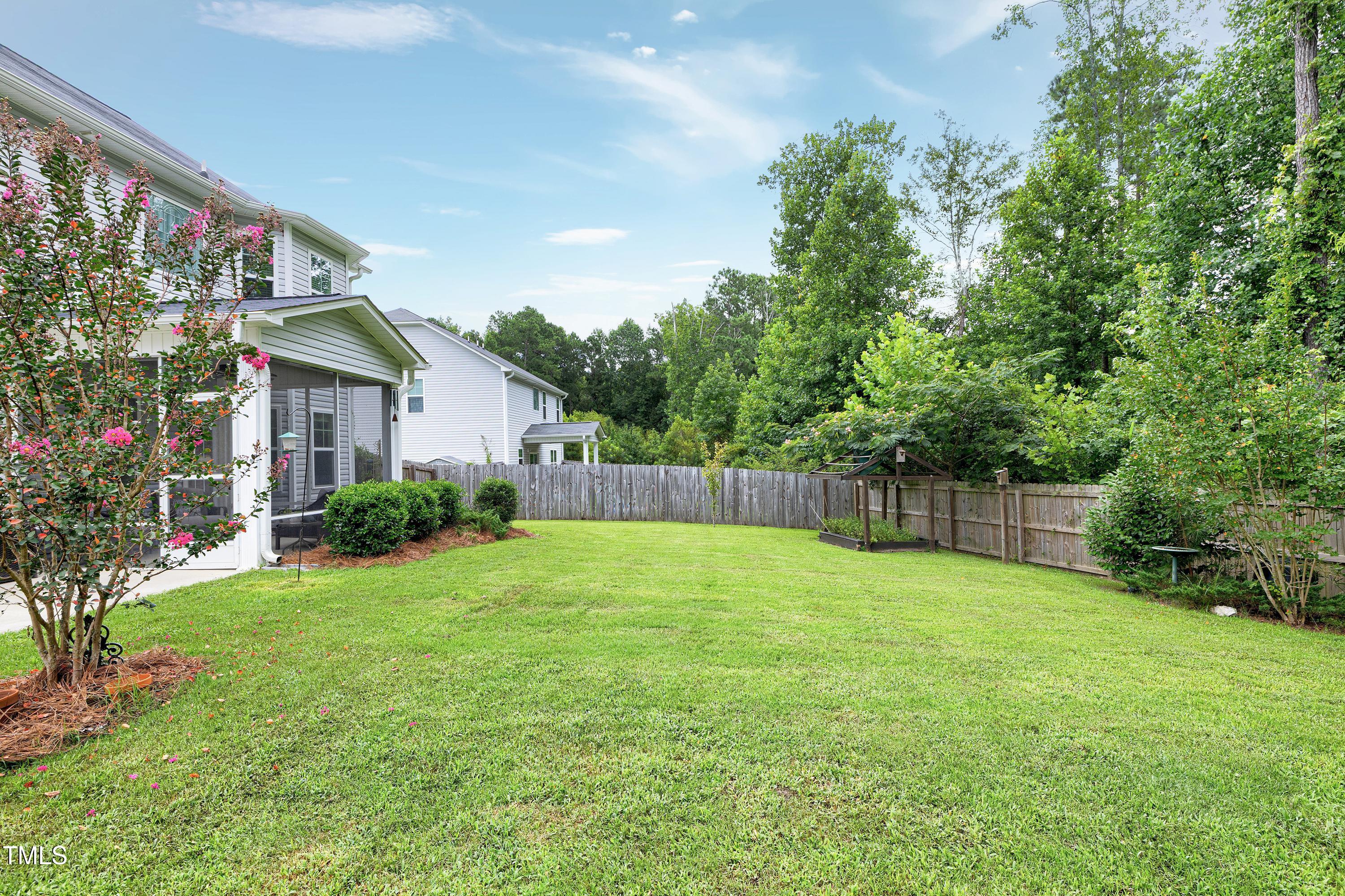 property viewer photo 45