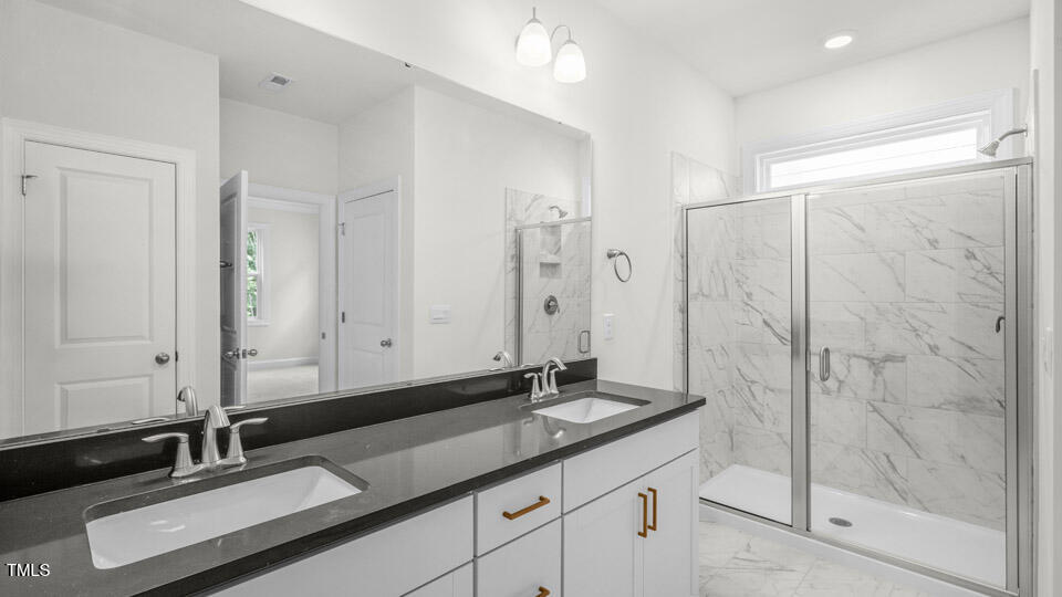 property viewer photo 24