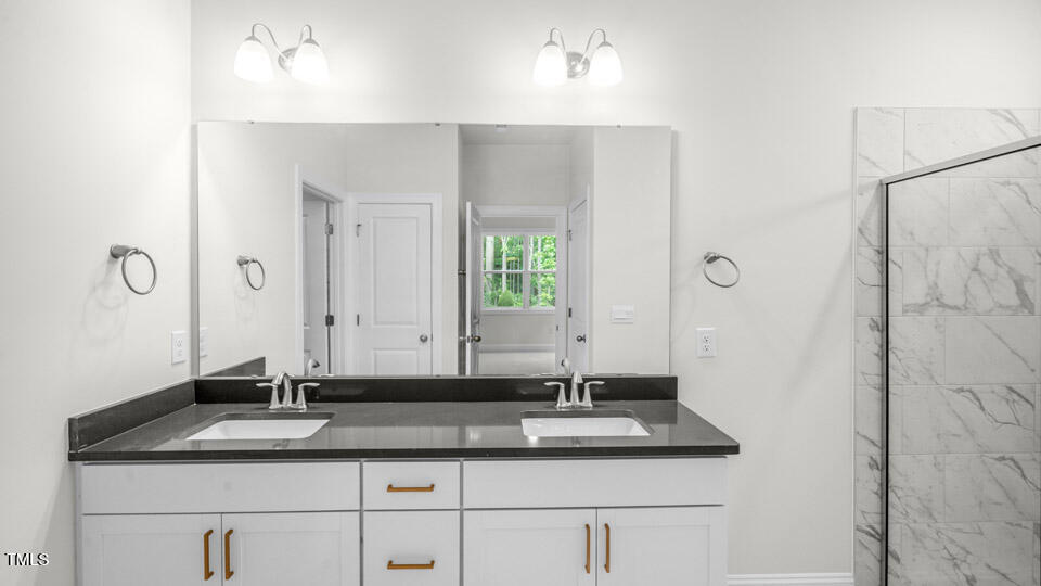 property viewer photo 25