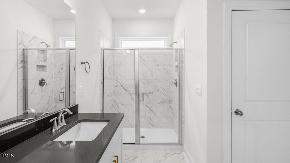 property viewer photo 26