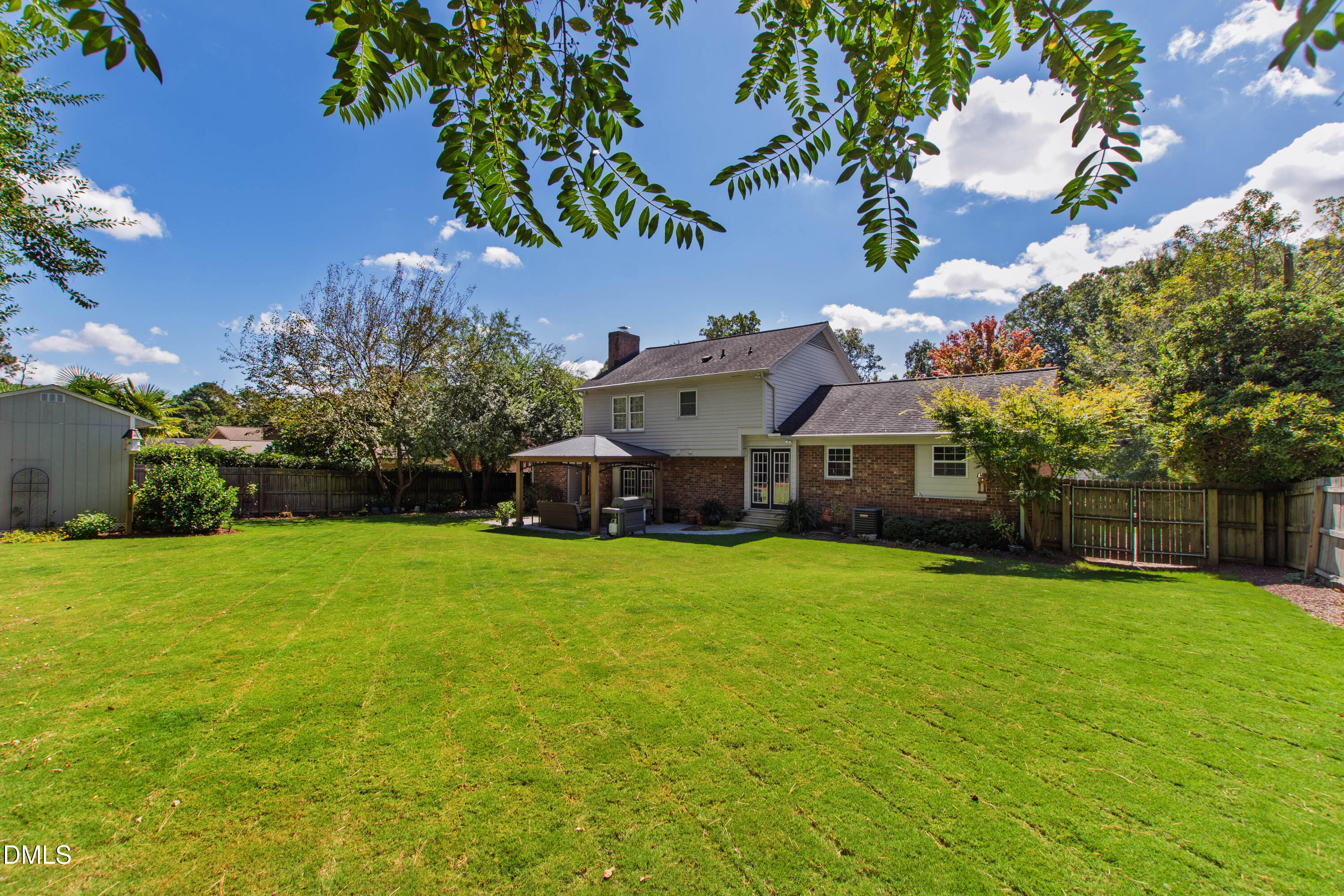 main property photo 40