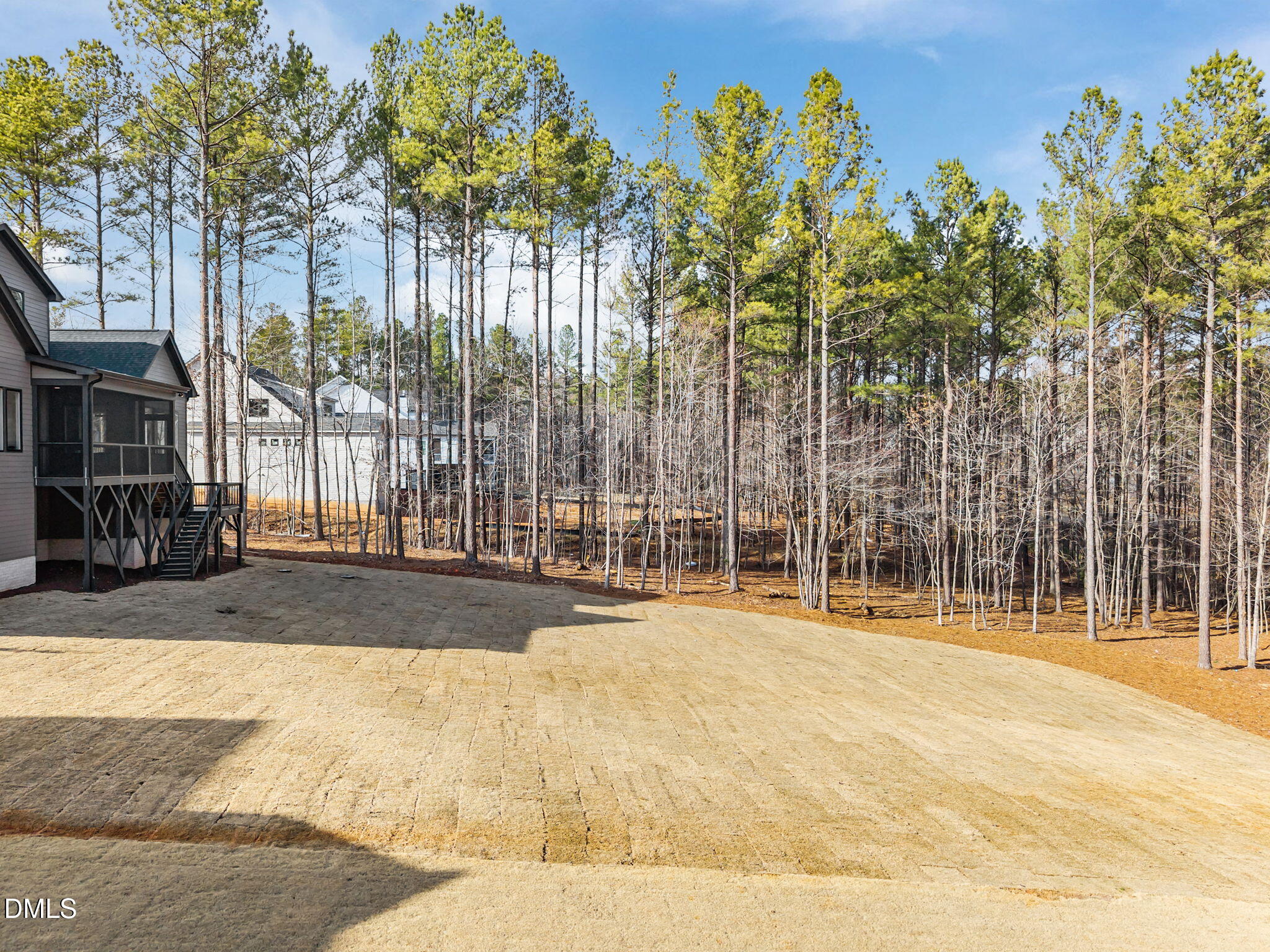main property photo 40