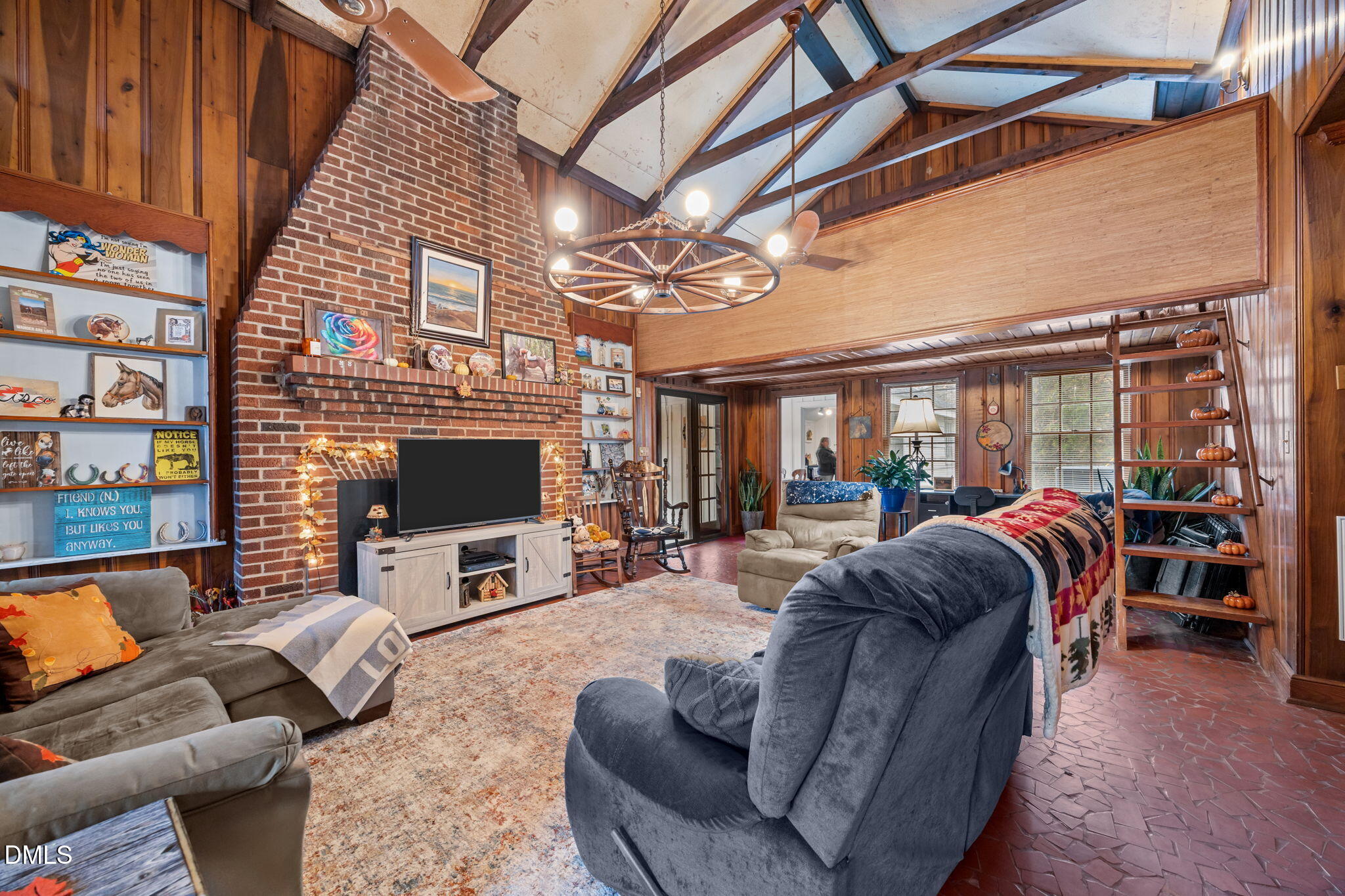 main property photo 13