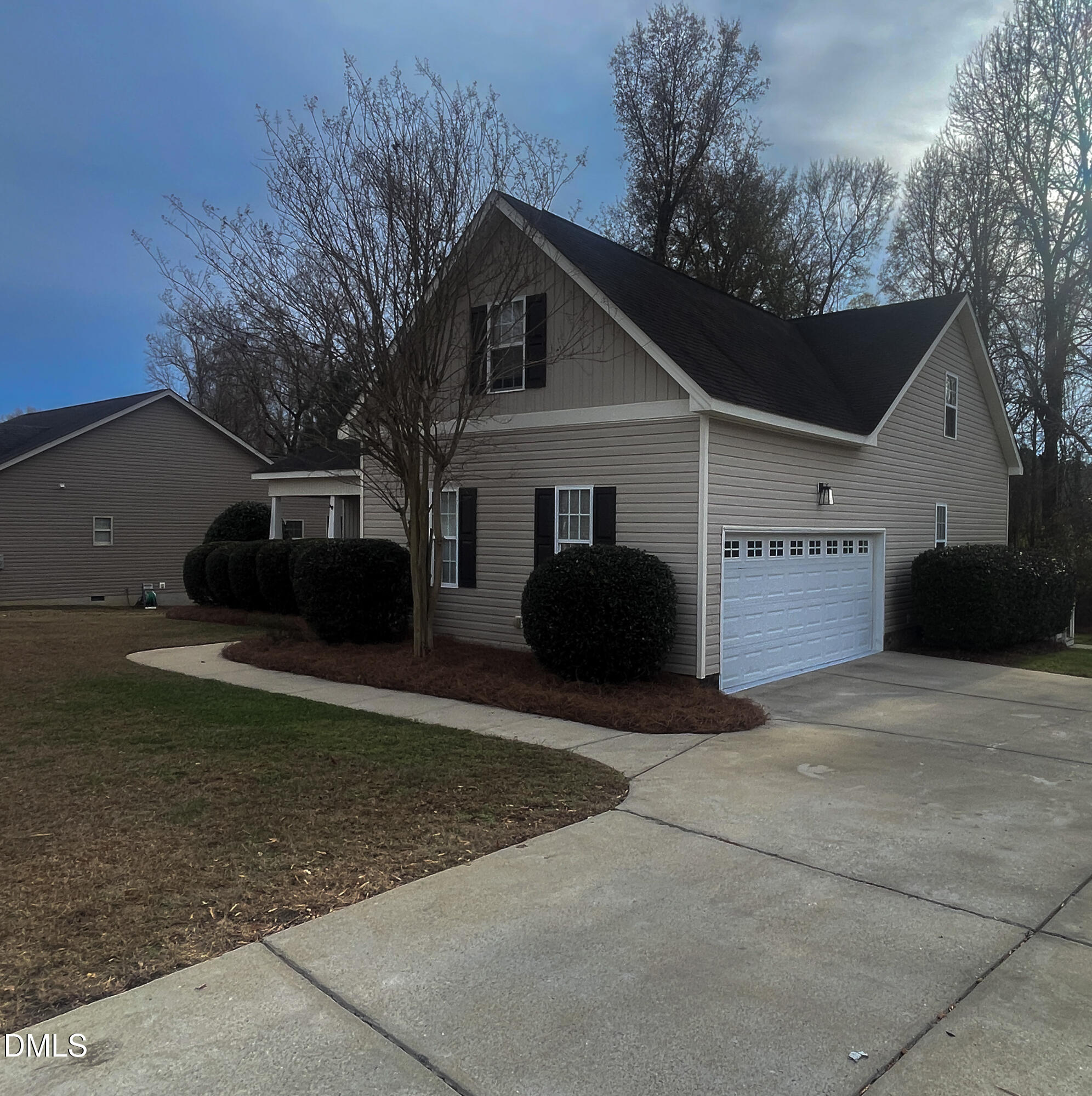 main property photo 11