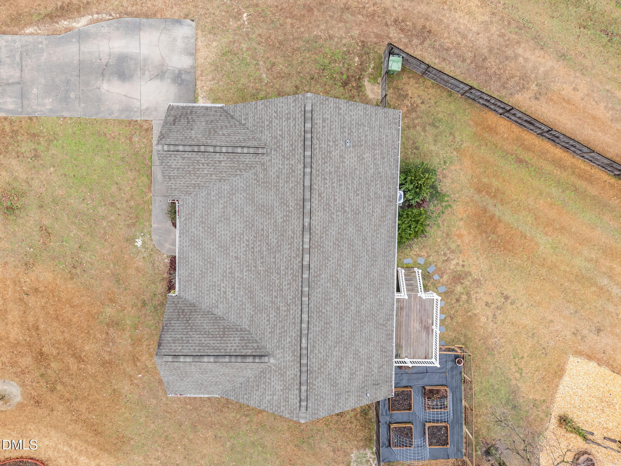 main property photo 32