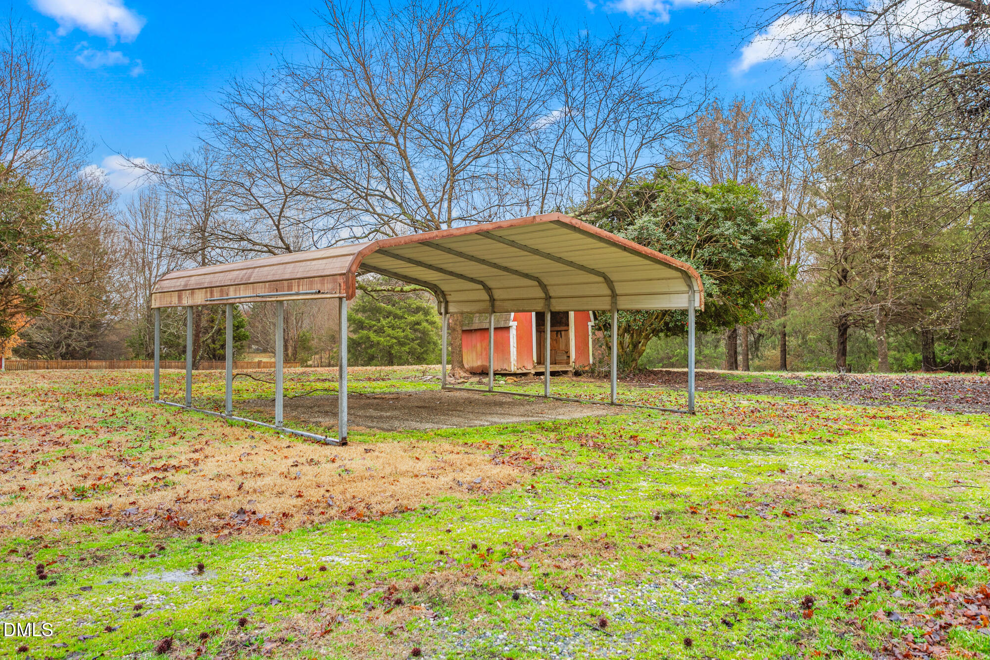 main property photo 28