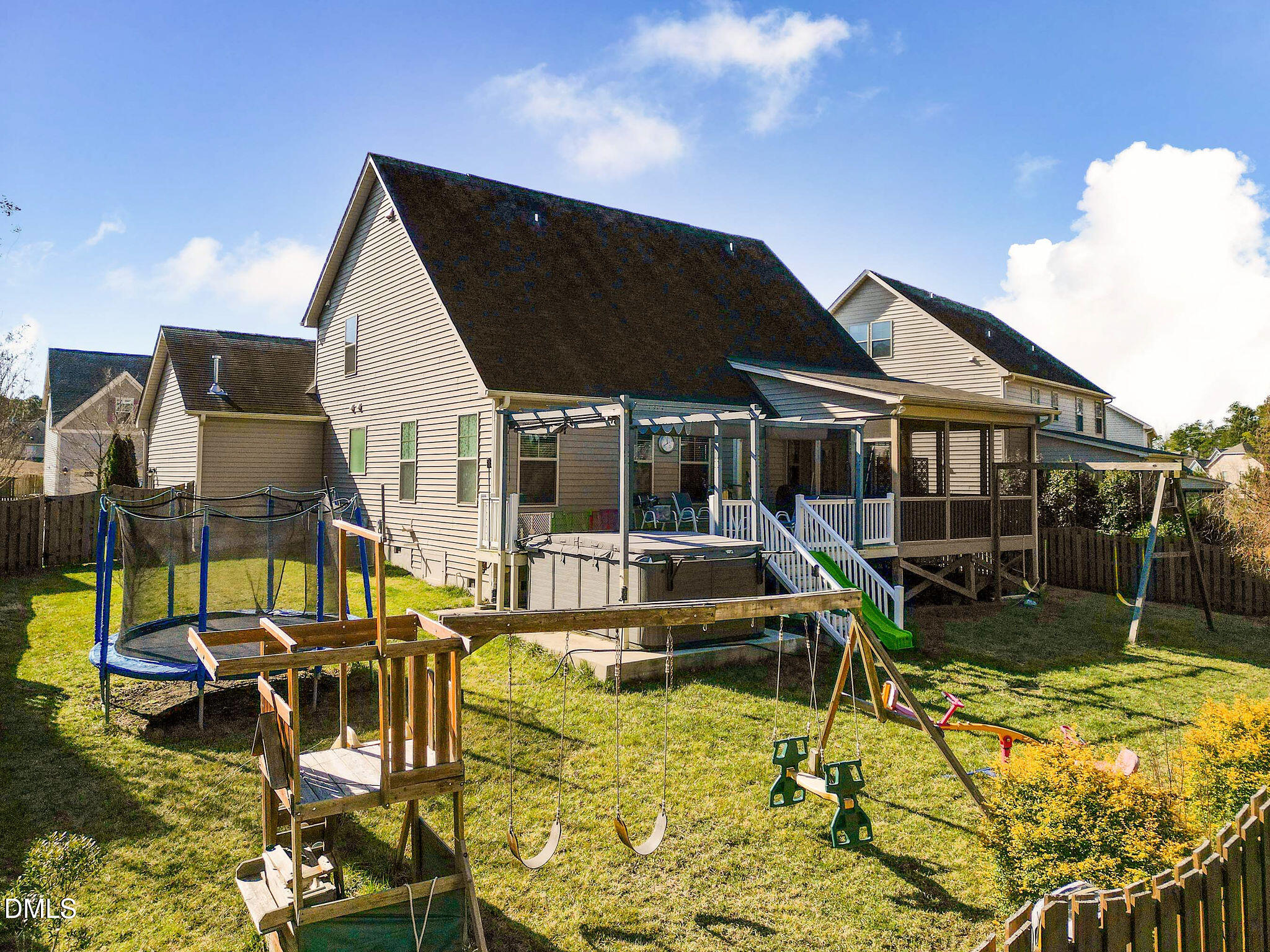 main property photo 31