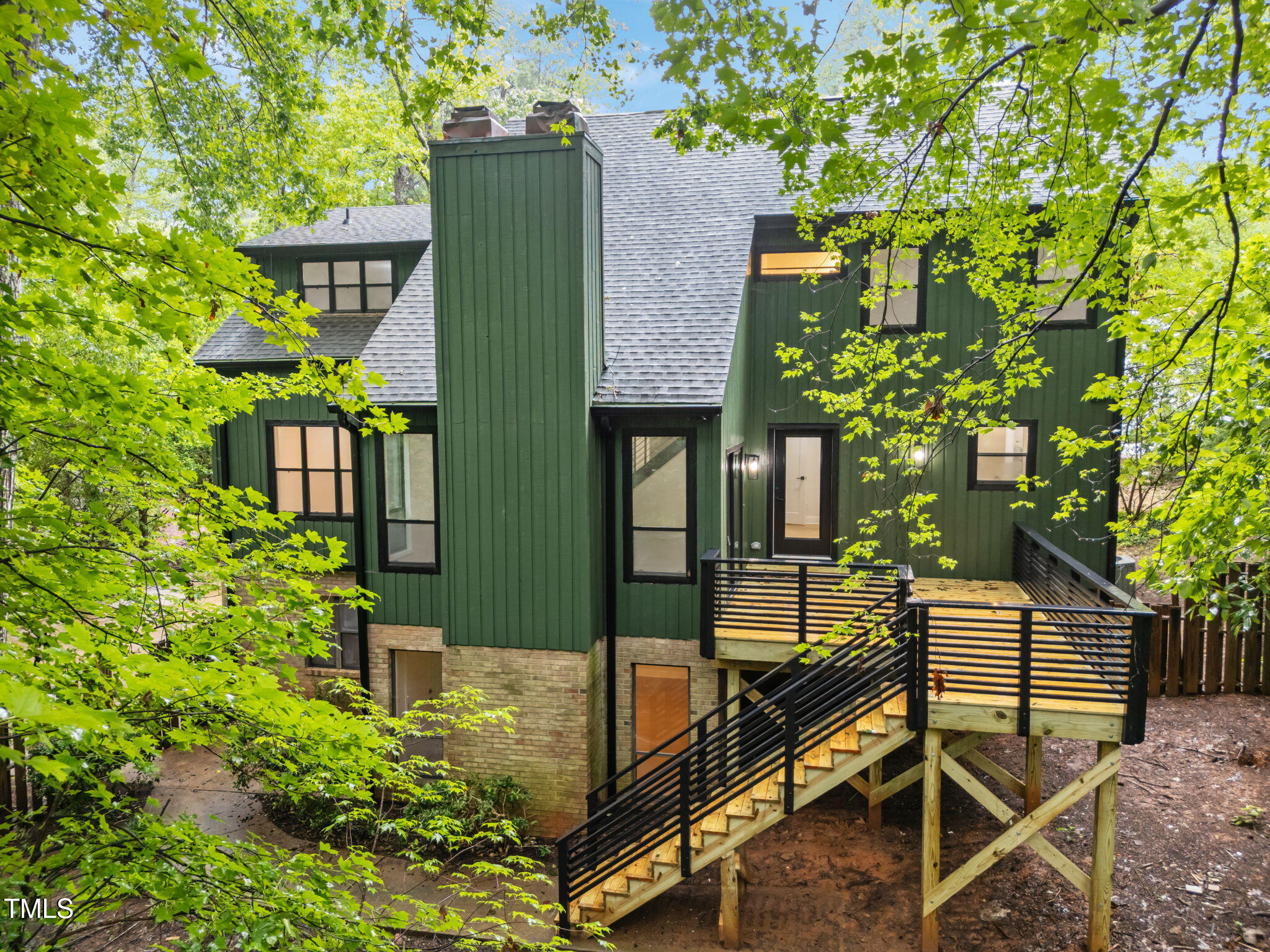 main property photo 32