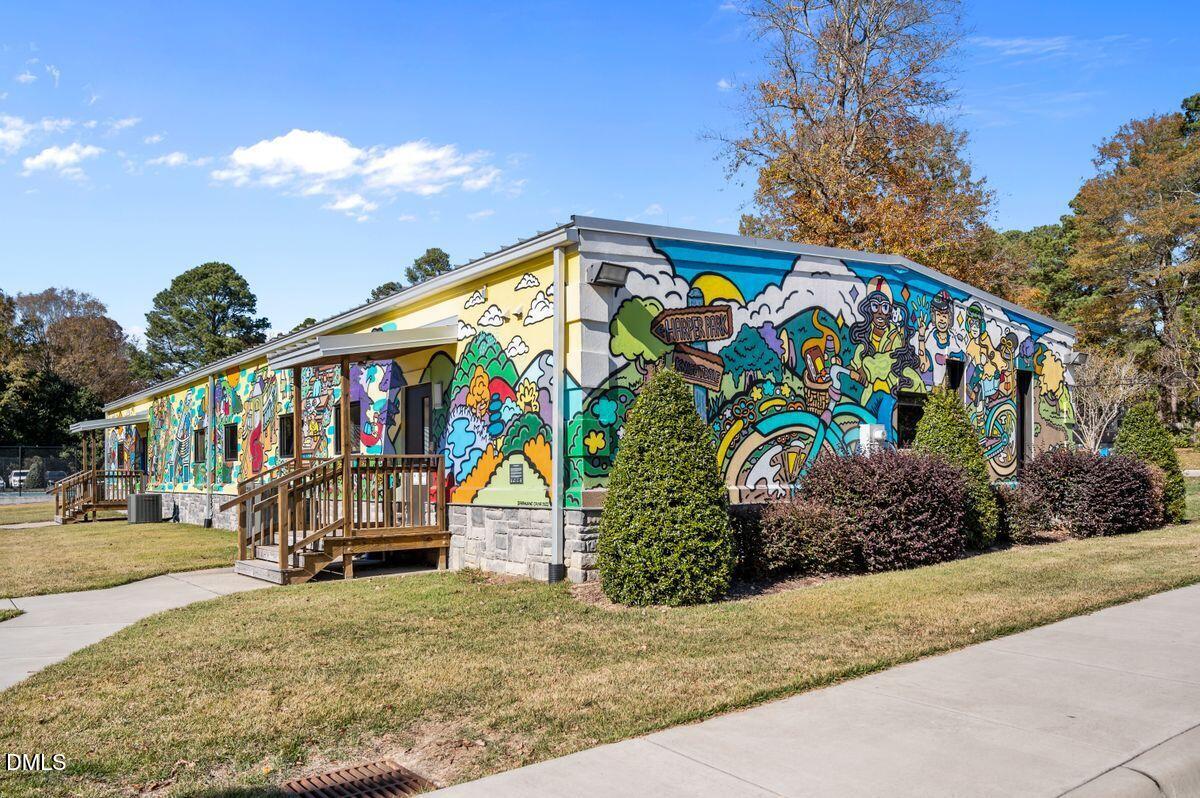 main property photo 19