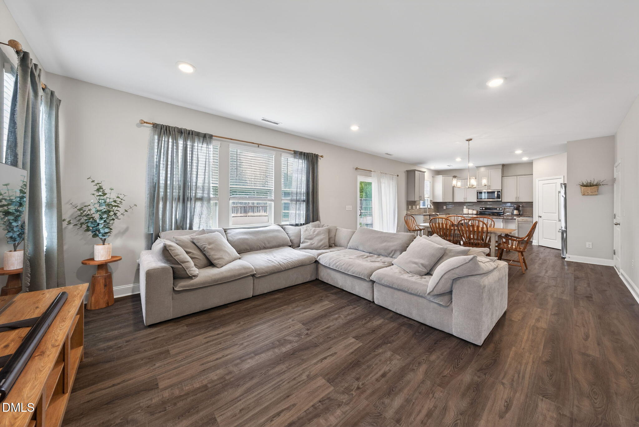 property viewer photo 7