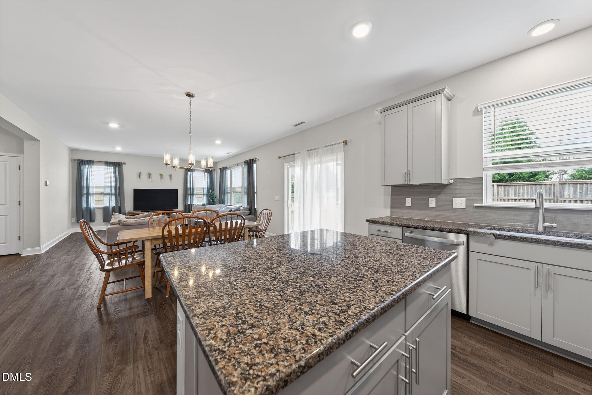property viewer photo 9