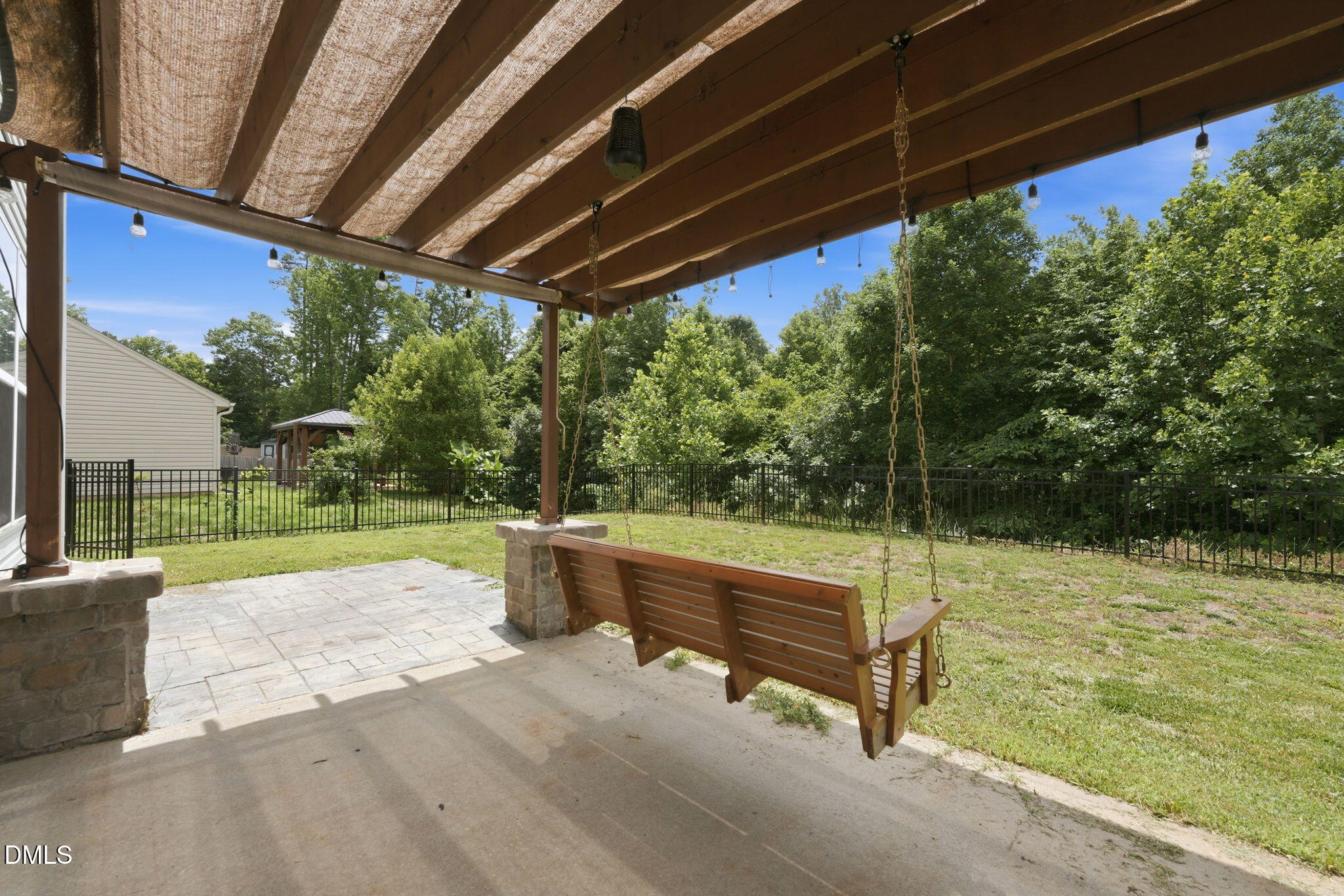 main property photo 40