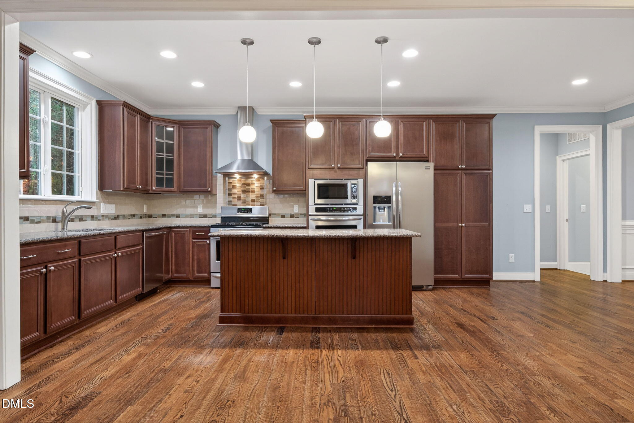 main property photo 18