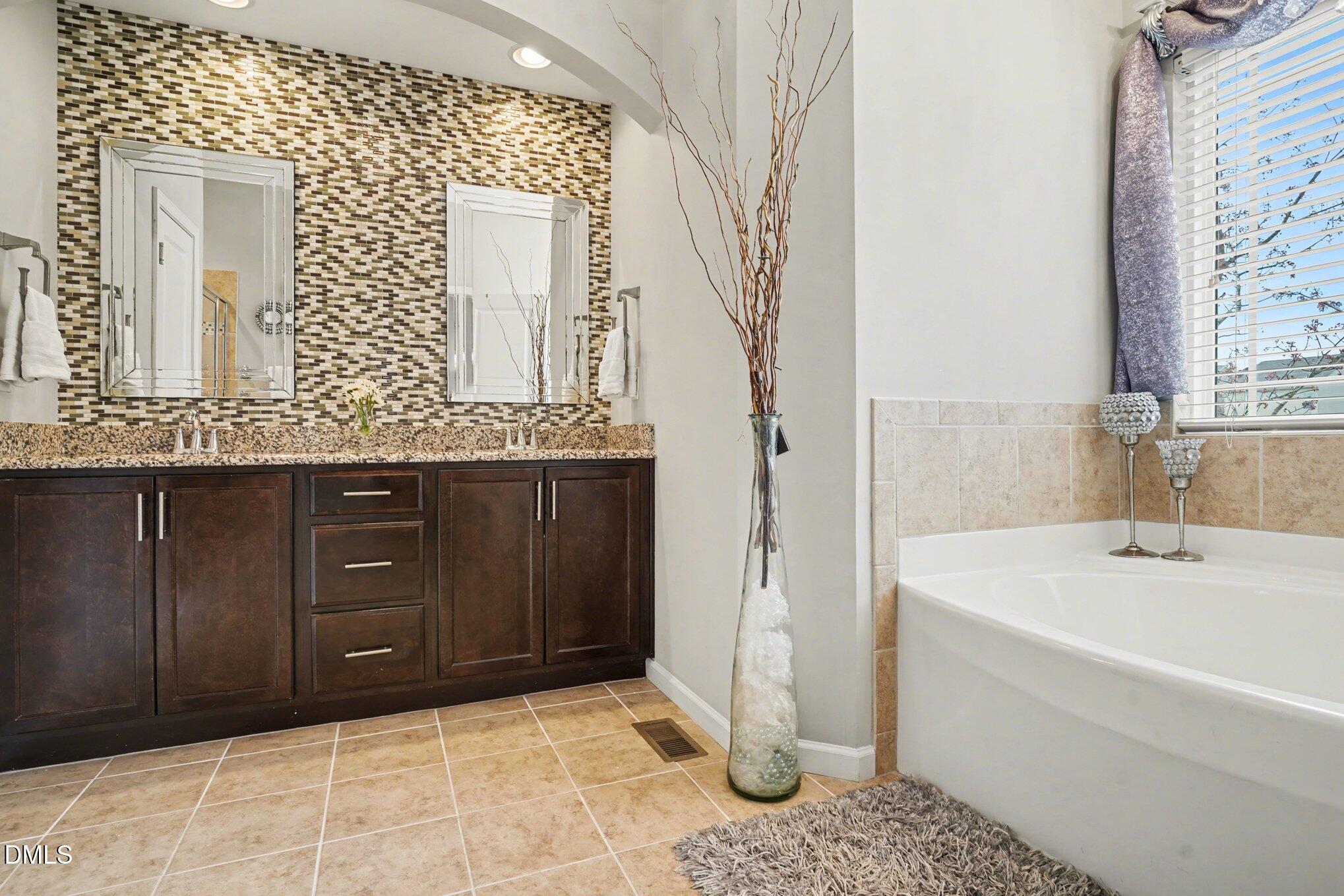 property viewer photo 15