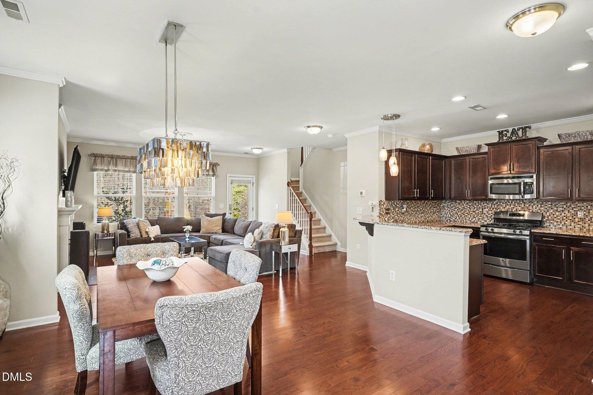 property viewer photo 9