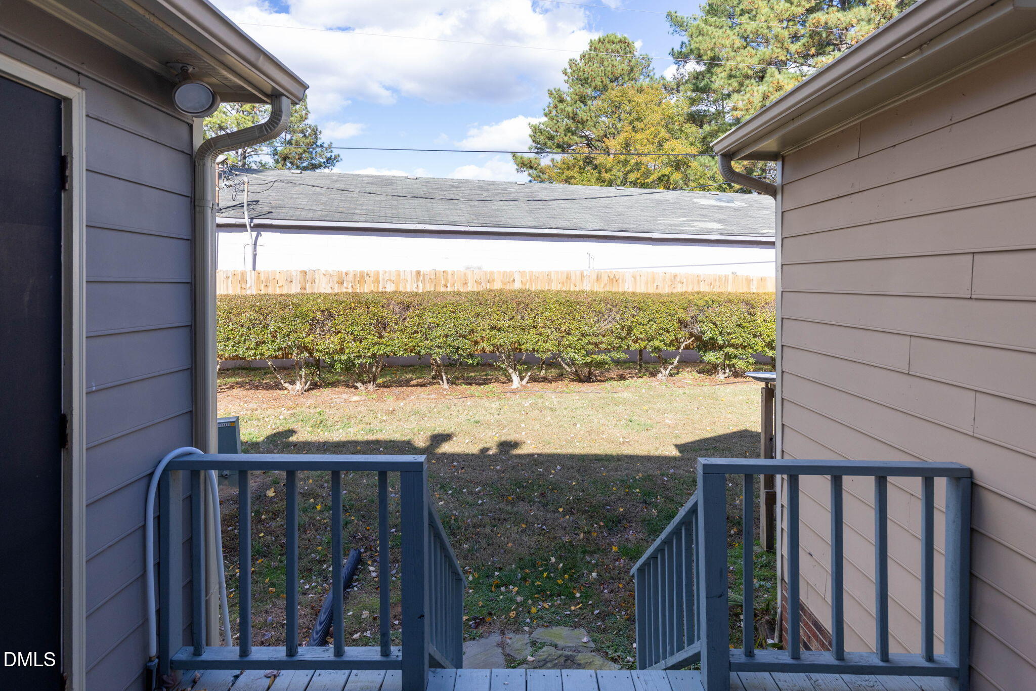 main property photo 23