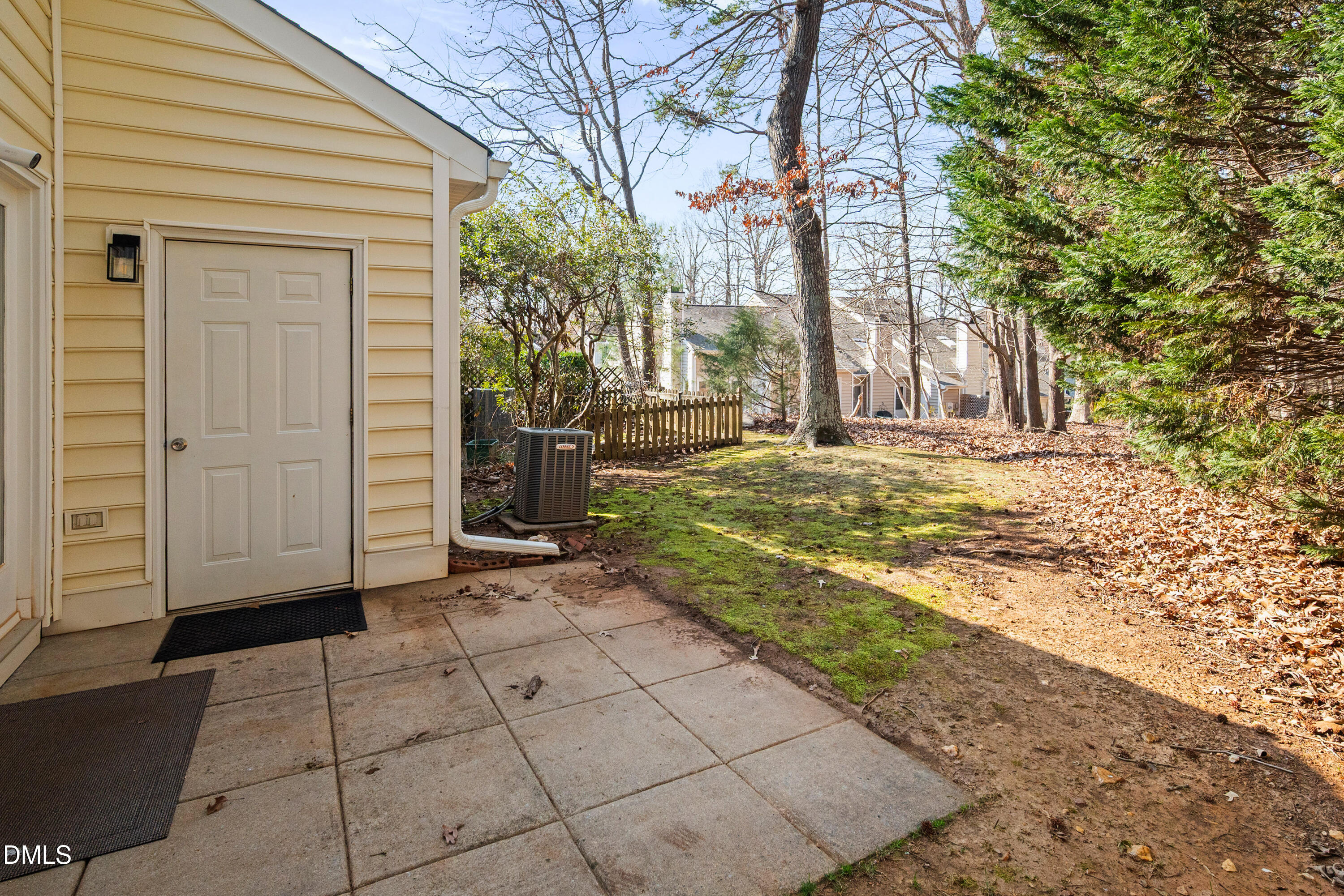 main property photo 33