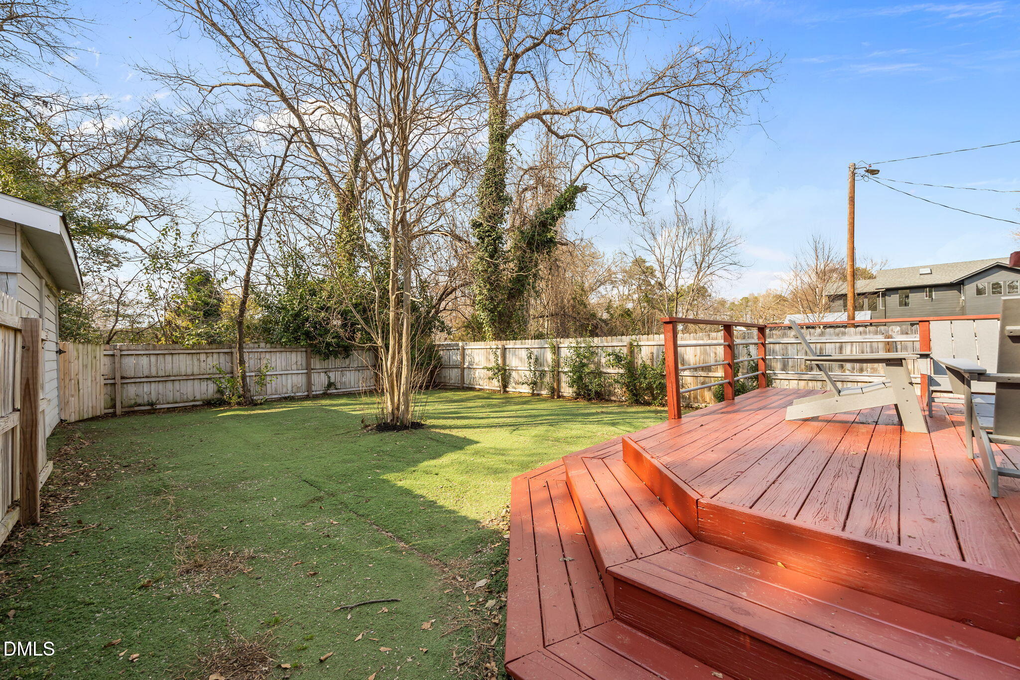main property photo 28