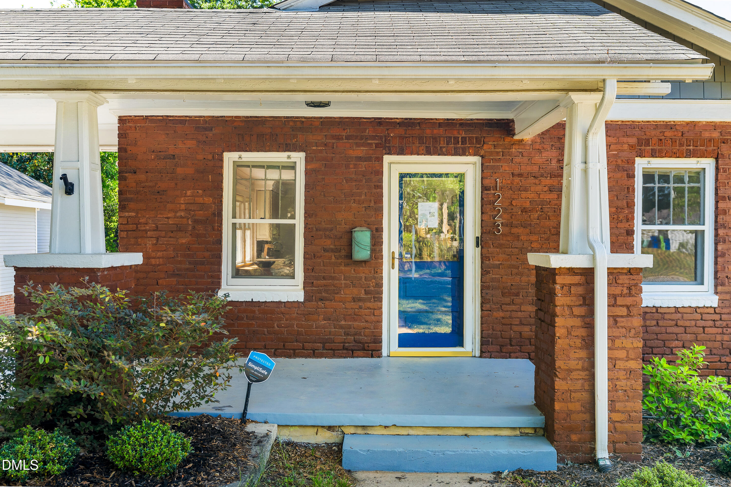 main property photo 33