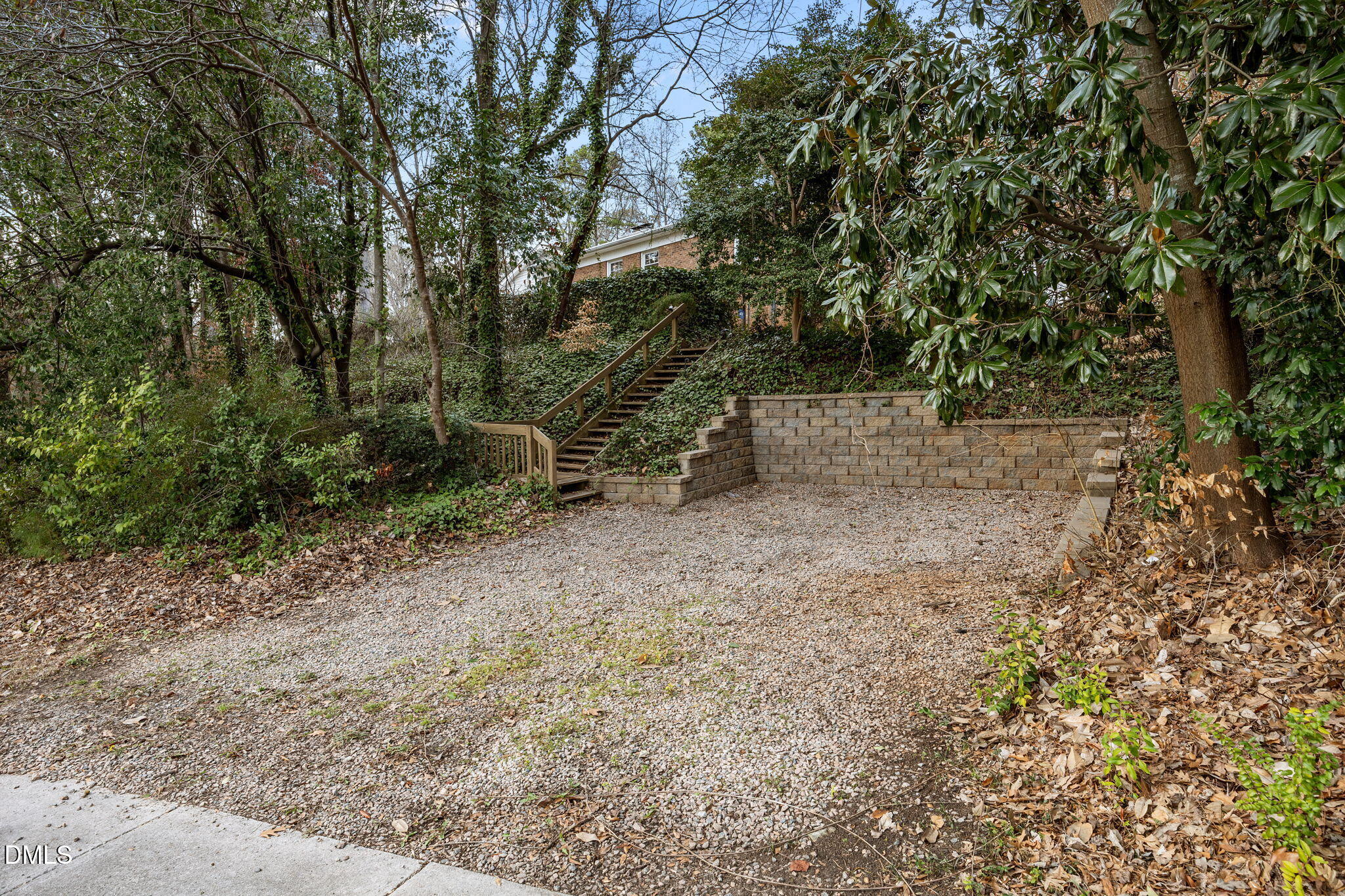 main property photo 40