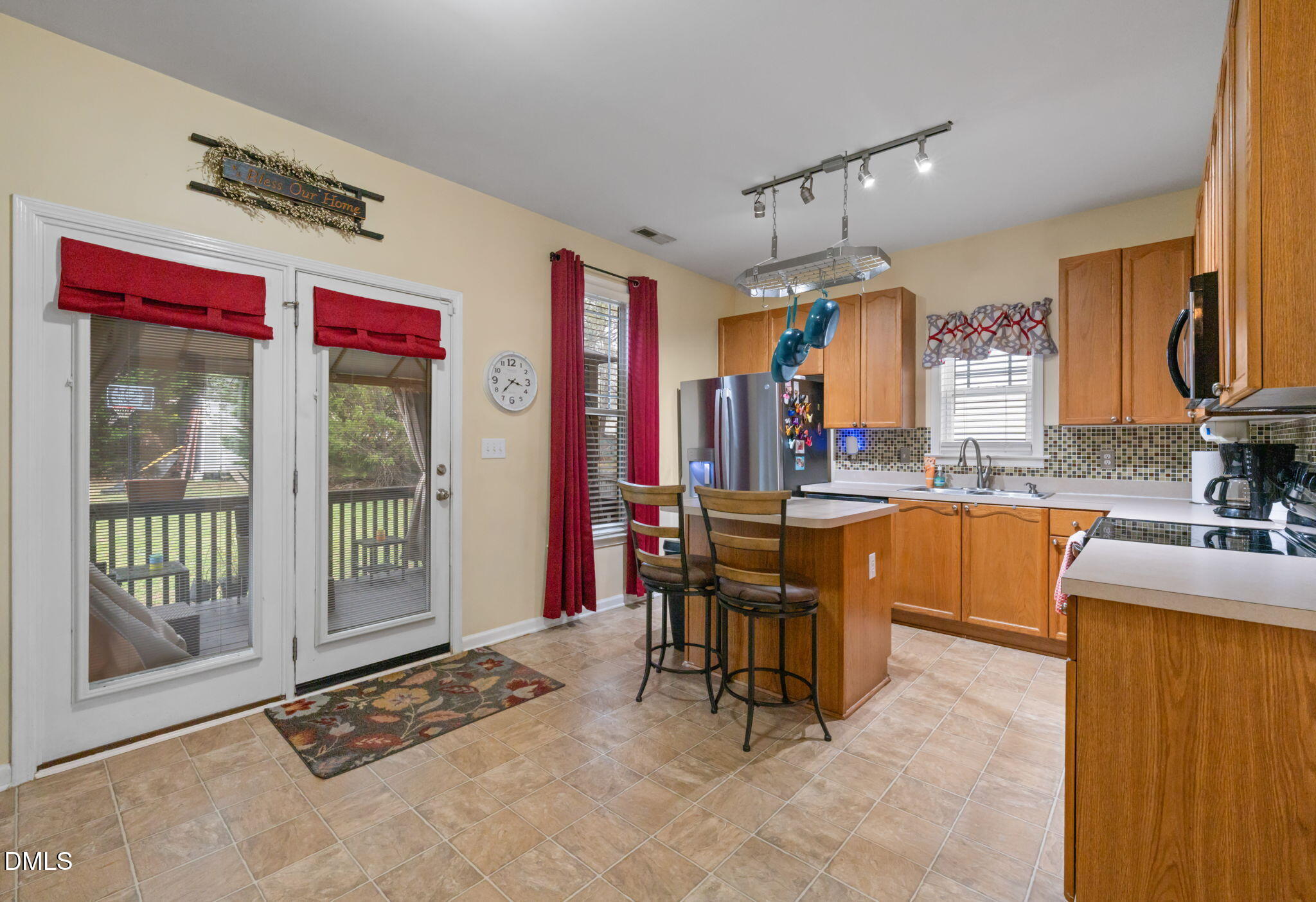 main property photo 9