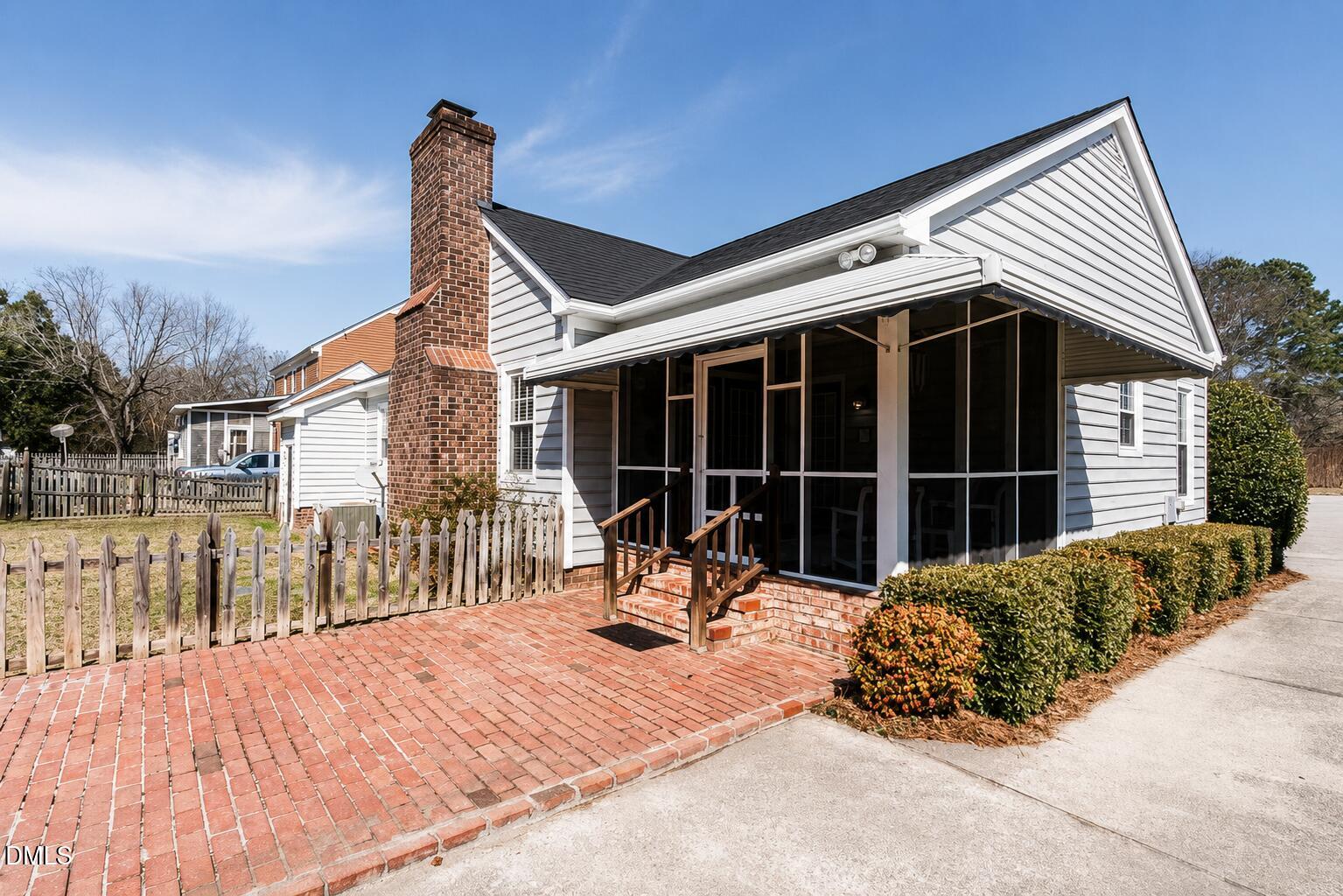 main property photo 14