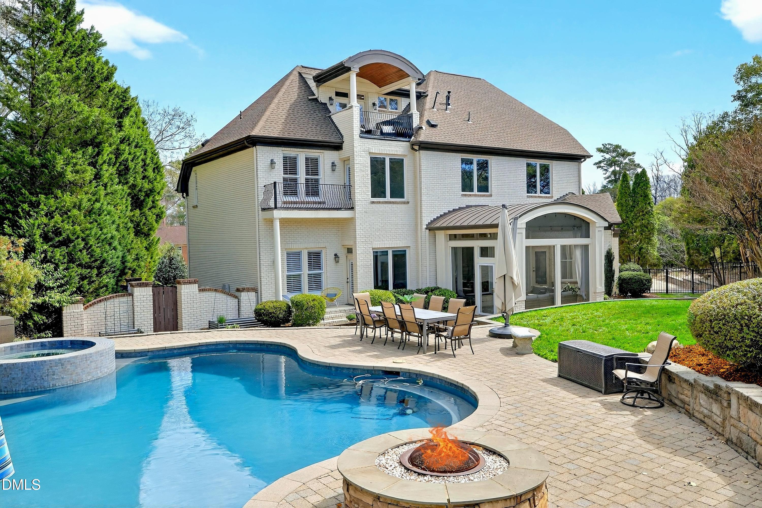 main property photo 14