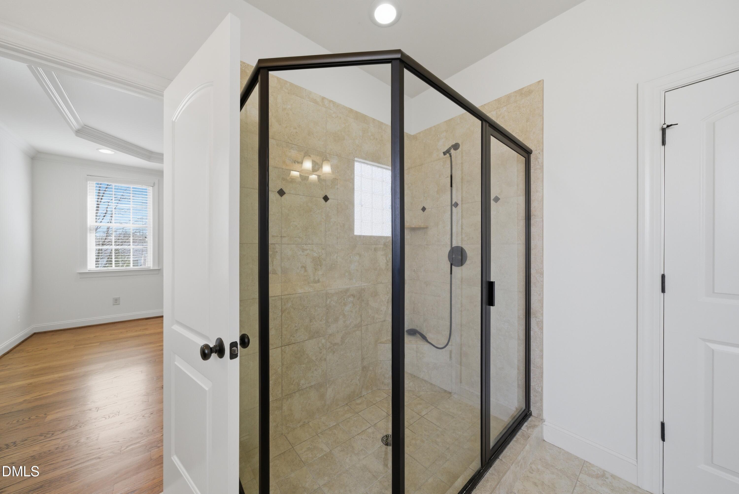 property viewer photo 19