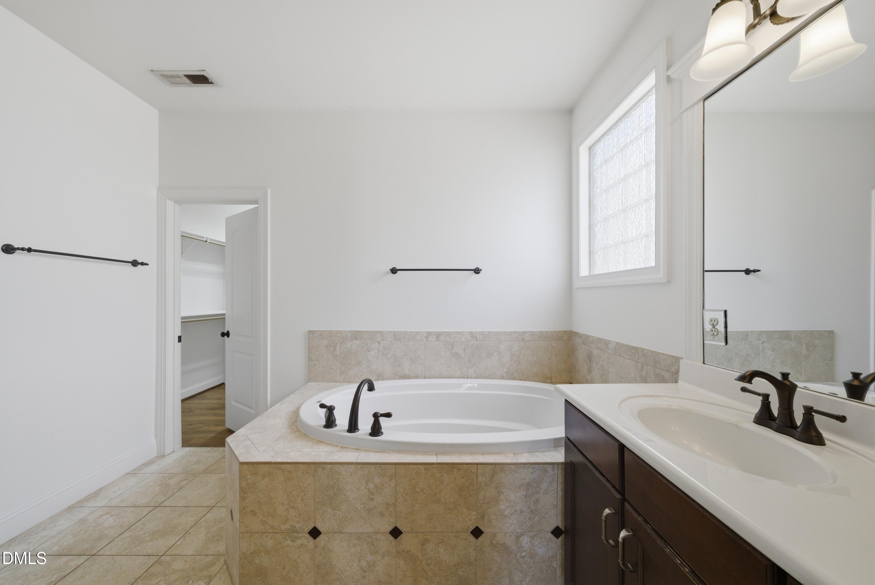 property viewer photo 20