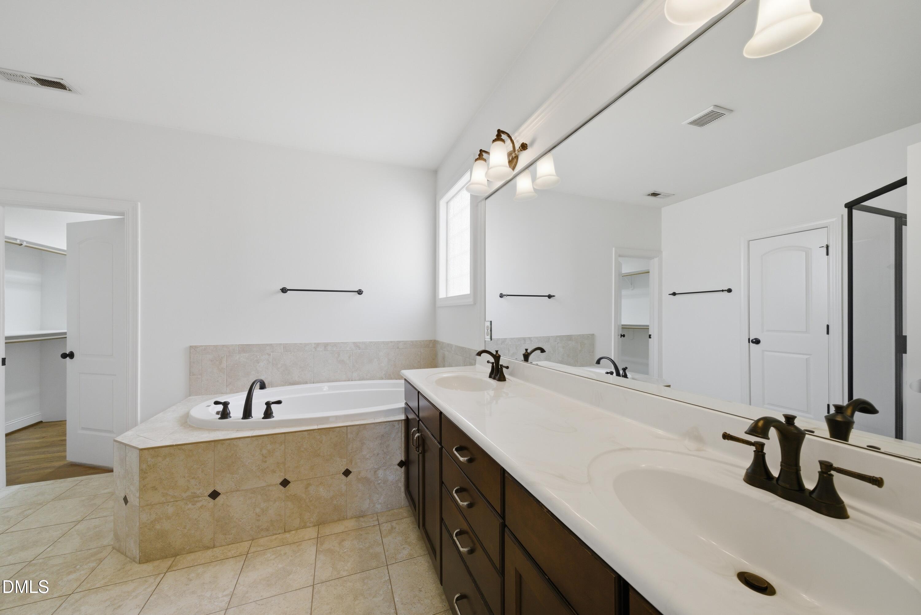 property viewer photo 21