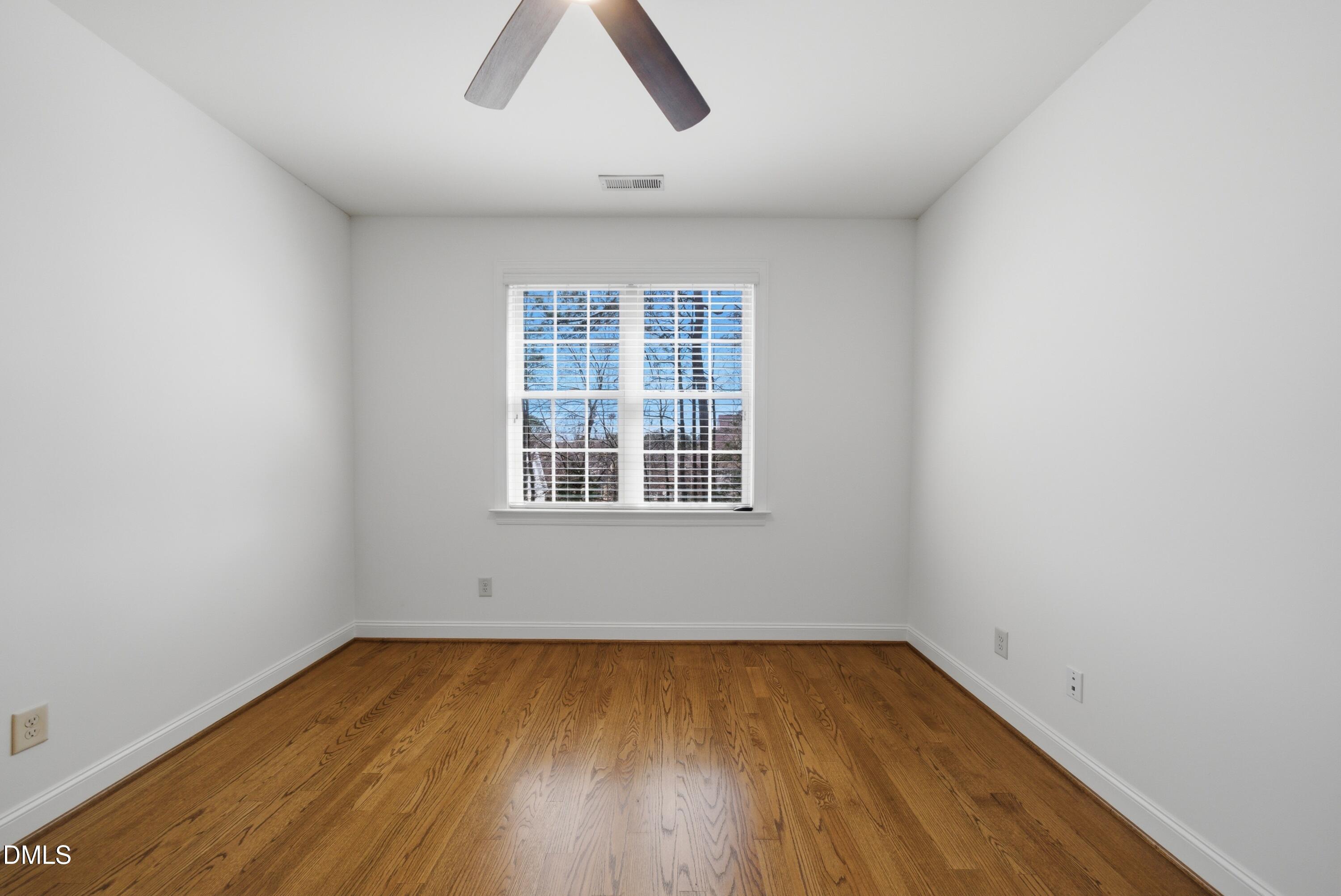 property viewer photo 26
