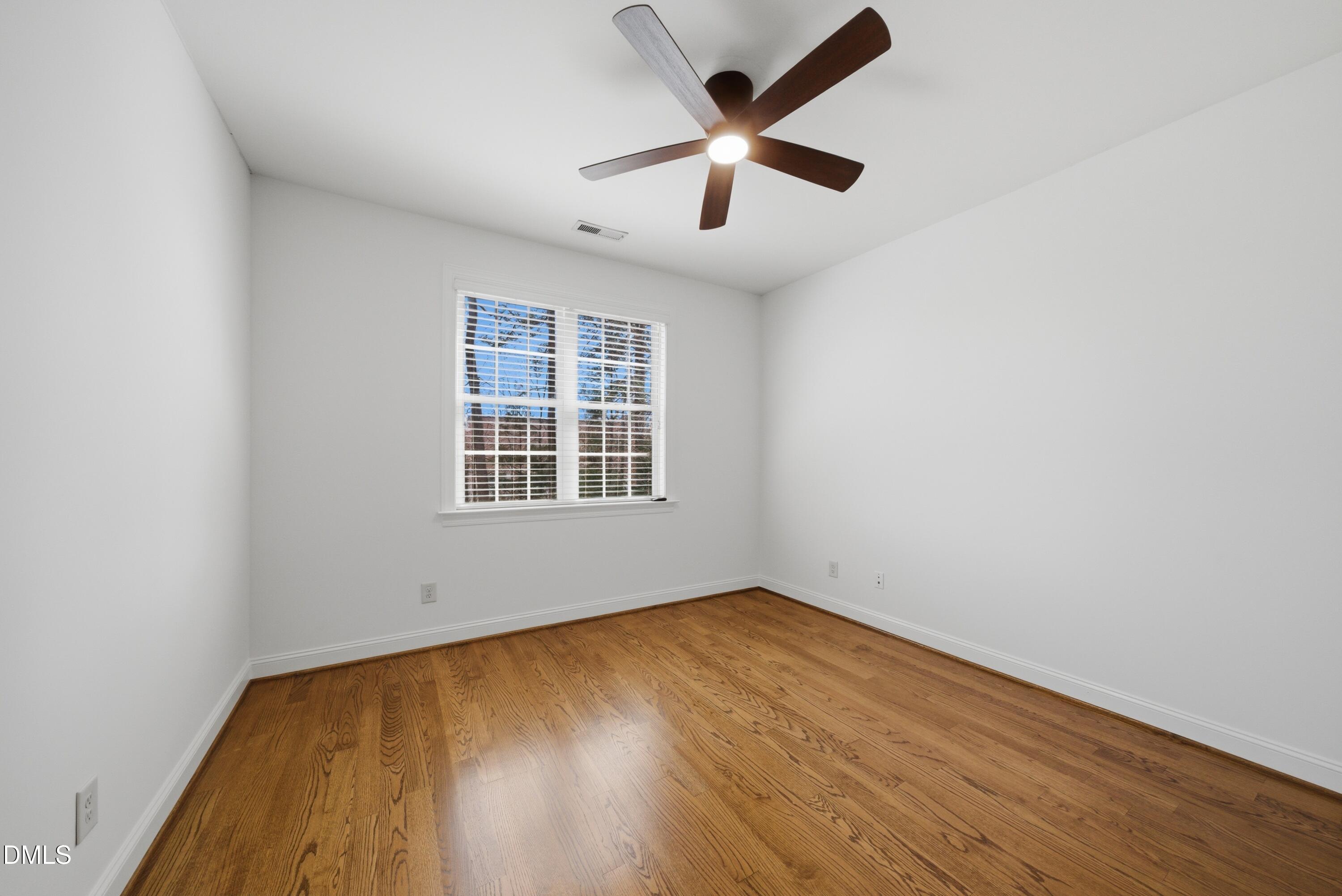 property viewer photo 27