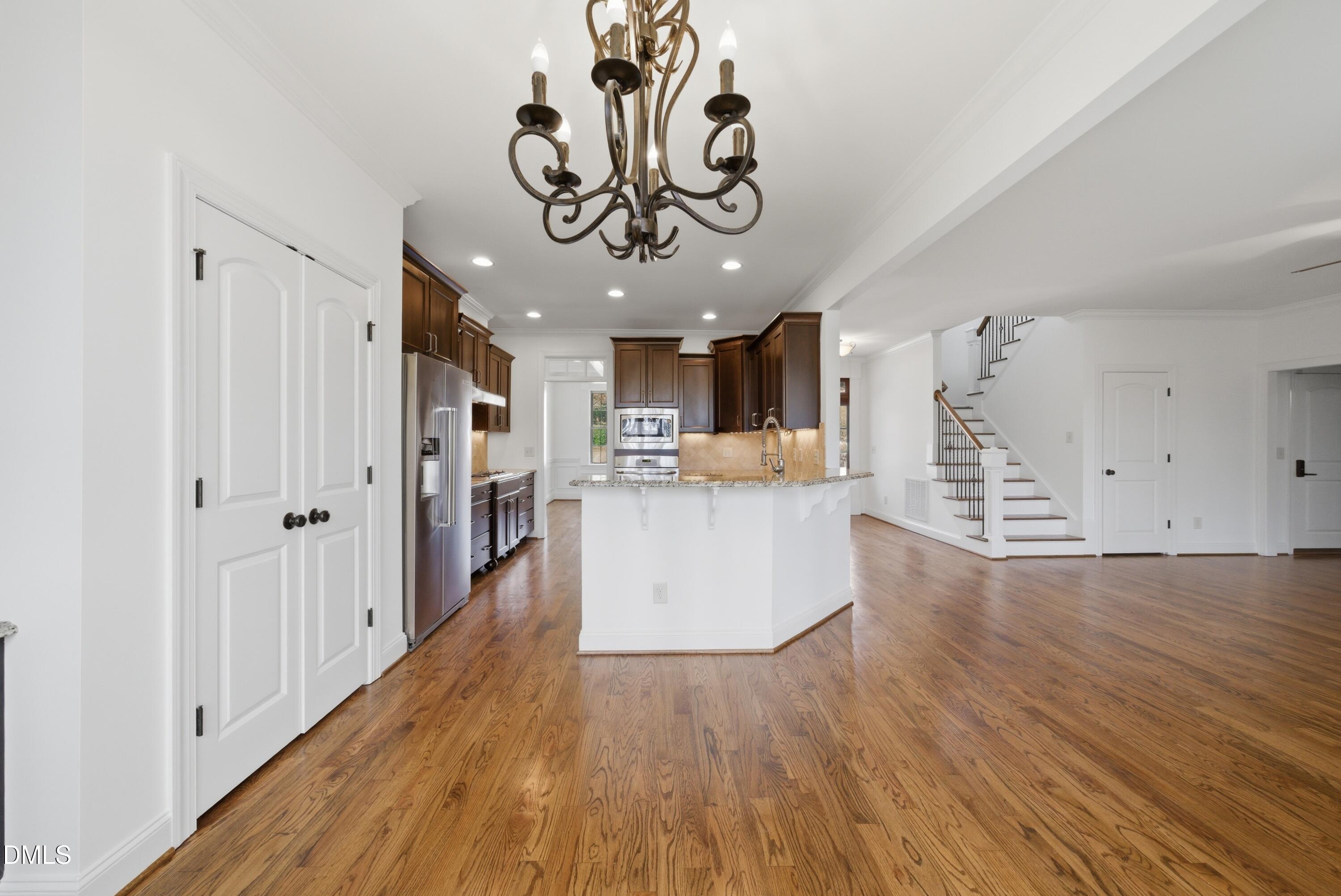 property viewer photo 7